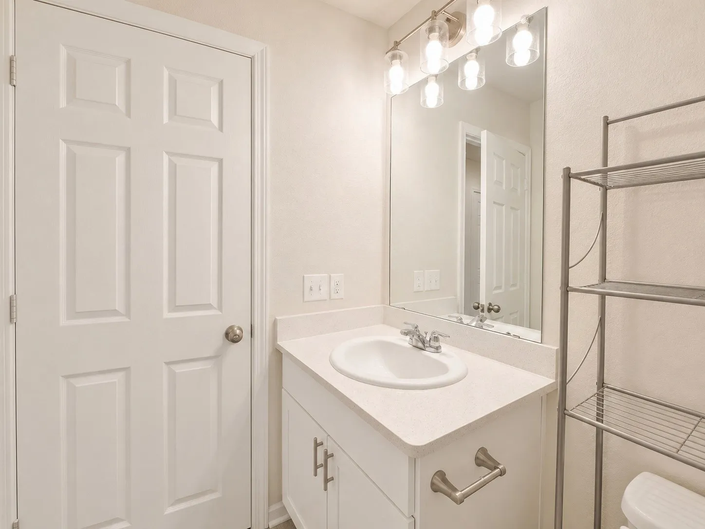 Single Family Residence For Rent in Tarrant County , 4649 Greyberry Drive, Fort Worth, Texas 76036, 4 Bedroom, 3 Bathroom, 2 Garage spaces, 2,122 Sqft, built in 2022, mls#21346711, Real Estate Agent in Fort Worth, Homes For Rent in Tarrant county, Homes For Rent in Fort Worth, Realtor in Fort Worth Texas, Real Estate Brokerage Independent Realty Texas, Luminita Cordes Realtor