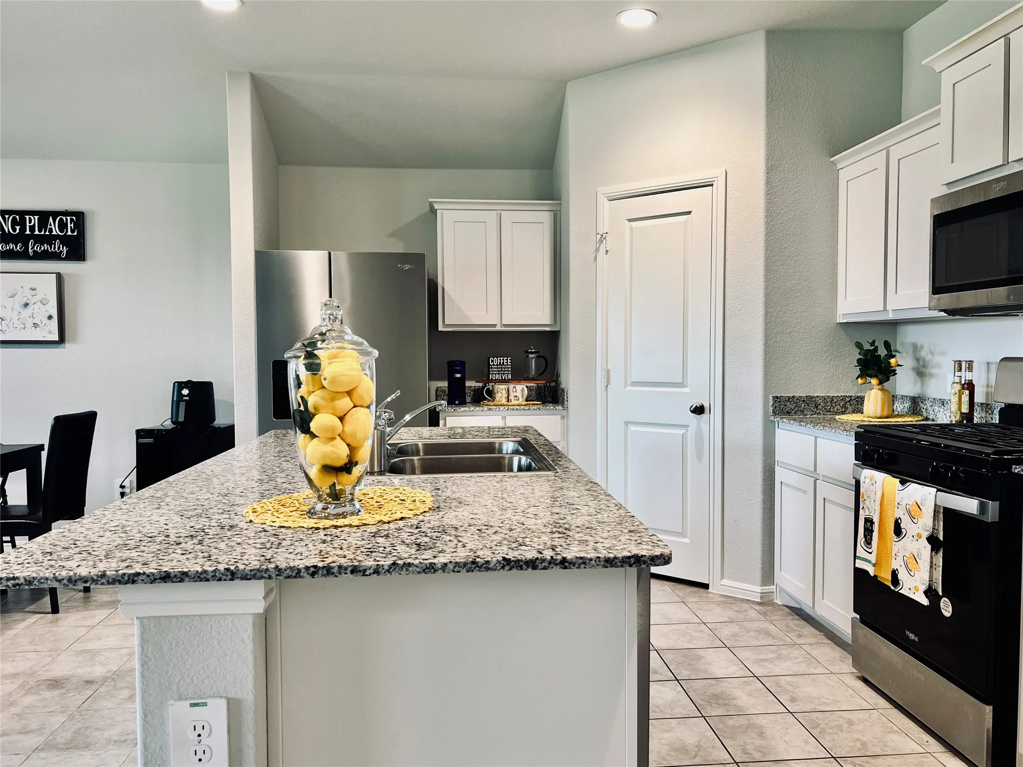 Single Family Residence For Rent in Tarrant County , 636 Mount Vista Lane, Fort Worth, Texas 76131, 4 Bedrooms, 2 Bathrooms, 2 Garage spaces, 1,704 Sqft, built in 2023, Price $2,250, mls#21341326, Real Estate Agent in Fort Worth, Homes For Rent in Tarrant county, Homes For Rent in Fort Worth, Realtor in Fort Worth Texas, Real Estate Brokerage Independent Realty Texas, Luminita Cordes Realtor