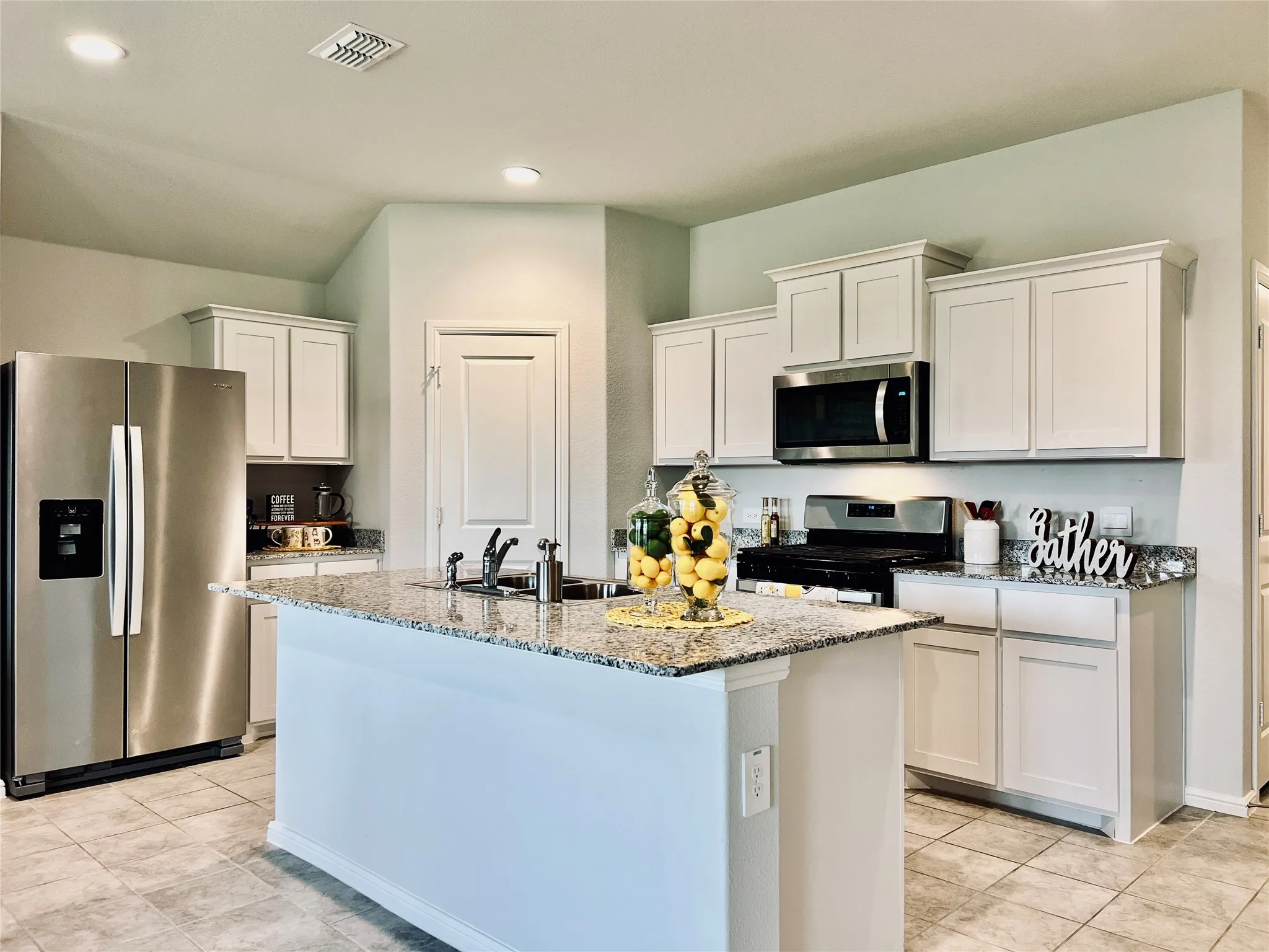 Single Family Residence For Rent in Tarrant County , 636 Mount Vista Lane, Fort Worth, Texas 76131, 4 Bedrooms, 2 Bathrooms, 2 Garage spaces, 1,704 Sqft, built in 2023, Price $2,250, mls#21341326, Real Estate Agent in Fort Worth, Homes For Rent in Tarrant county, Homes For Rent in Fort Worth, Realtor in Fort Worth Texas, Real Estate Brokerage Independent Realty Texas, Luminita Cordes Realtor