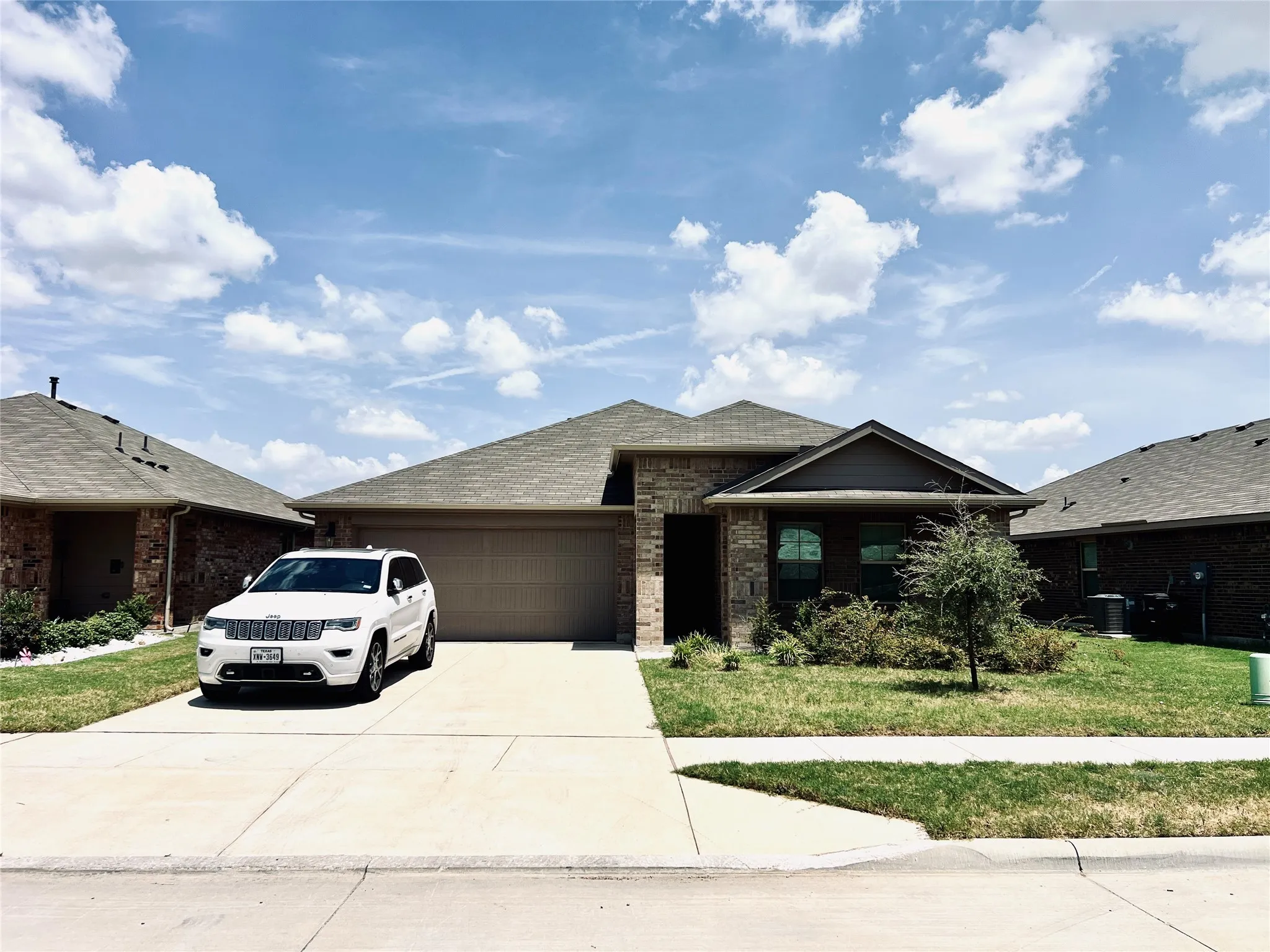 Single Family Residence For Rent in Tarrant County , 636 Mount Vista Lane, Fort Worth, Texas 76131, 4 Bedrooms, 2 Bathrooms, 2 Garage spaces, 1,704 Sqft, built in 2023, Price $2,250, mls#21341326, Real Estate Agent in Fort Worth, Homes For Rent in Tarrant county, Homes For Rent in Fort Worth, Realtor in Fort Worth Texas, Real Estate Brokerage Independent Realty Texas, Luminita Cordes Realtor