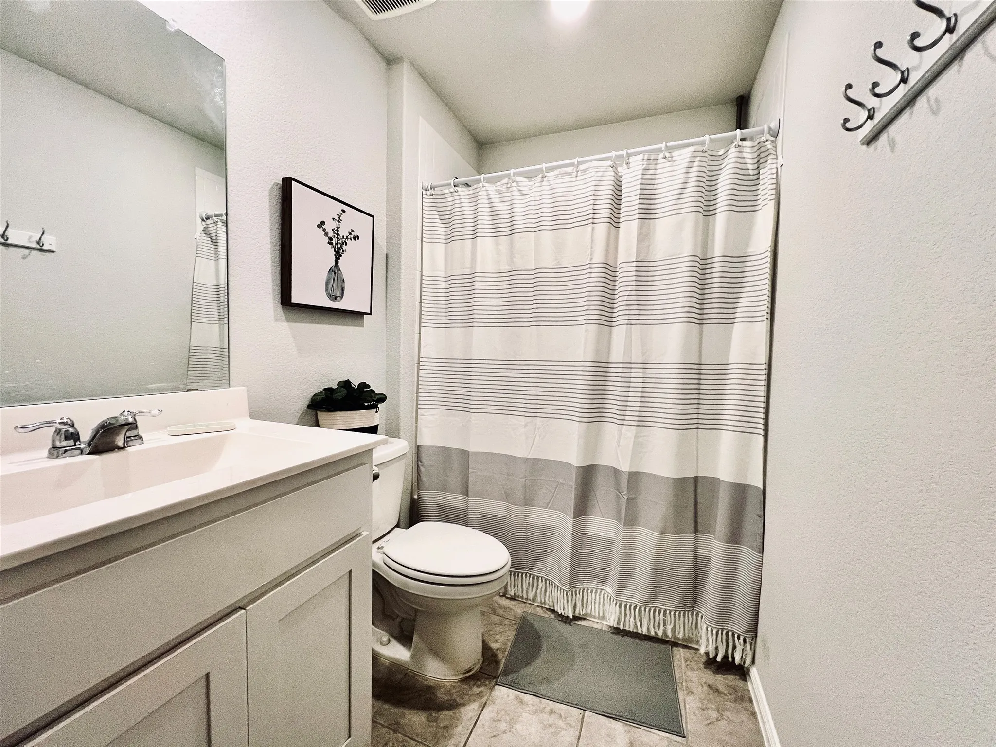 Single Family Residence For Rent in Tarrant County , 636 Mount Vista Lane, Fort Worth, Texas 76131, 4 Bedrooms, 2 Bathrooms, 2 Garage spaces, 1,704 Sqft, built in 2023, Price $2,250, mls#21341326, Real Estate Agent in Fort Worth, Homes For Rent in Tarrant county, Homes For Rent in Fort Worth, Realtor in Fort Worth Texas, Real Estate Brokerage Independent Realty Texas, Luminita Cordes Realtor