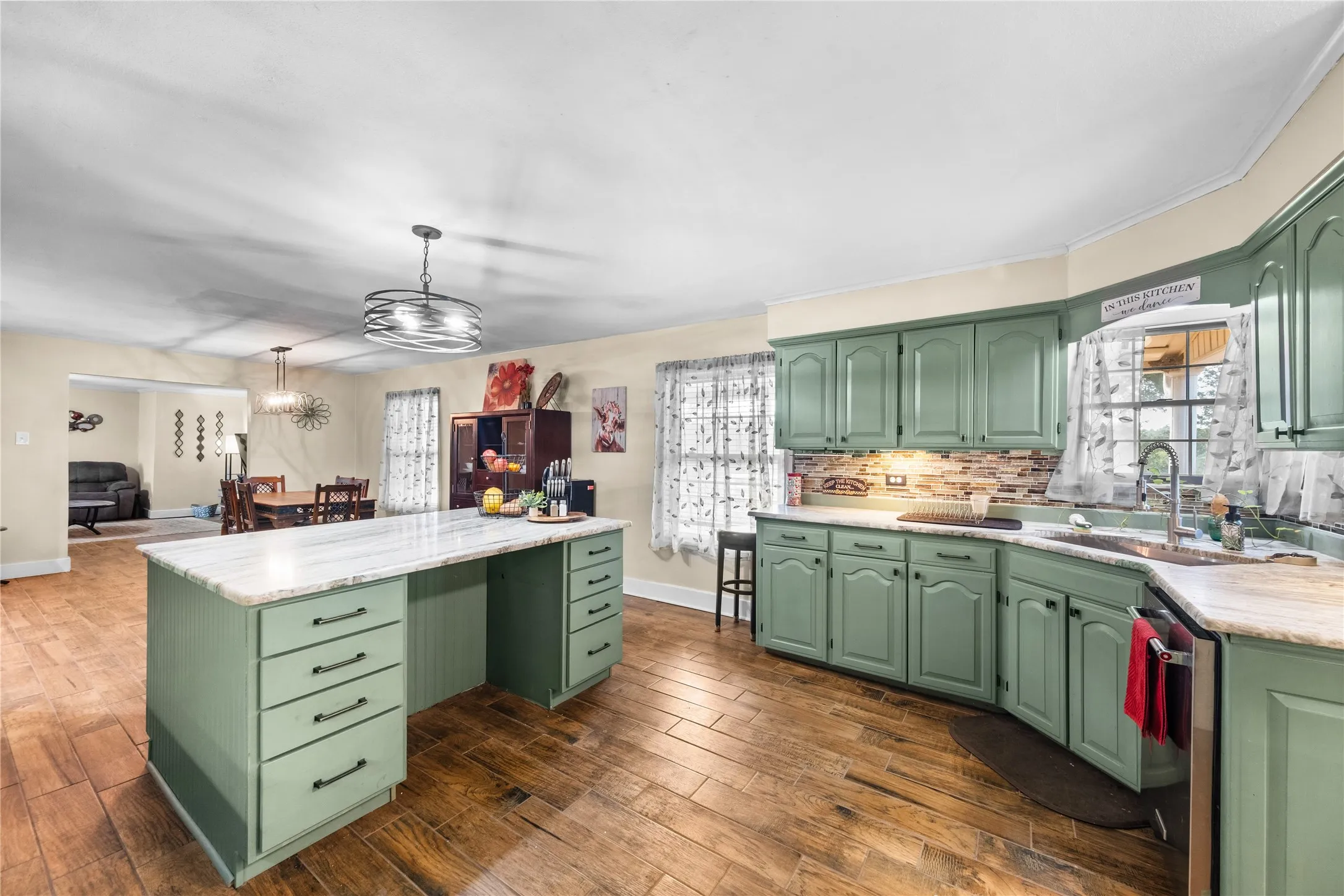 Single Family Residence For Sale in Anderson County , 1310 Spur 324, Tennessee Colony, Texas 75861, 3 Bedroom, 2 Bathroom, 2 Garage spaces, 2,106 Sqft, built in 1963, mls#21346718, Real Estate Agent in Tennessee Colony, Homes For Sale in Anderson county, Homes For Sale in Tennessee Colony, Realtor in Tennessee Colony Texas, Real Estate Brokerage Independent Realty Texas, Luminita Cordes Realtor
