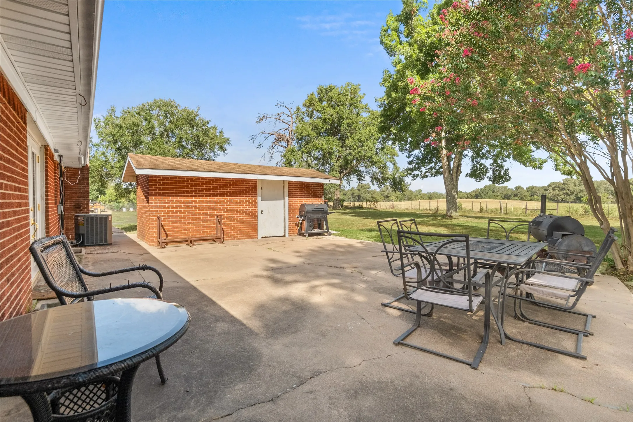 Single Family Residence For Sale in Anderson County , 1310 Spur 324, Tennessee Colony, Texas 75861, 3 Bedroom, 2 Bathroom, 2 Garage spaces, 2,106 Sqft, built in 1963, mls#21346718, Real Estate Agent in Tennessee Colony, Homes For Sale in Anderson county, Homes For Sale in Tennessee Colony, Realtor in Tennessee Colony Texas, Real Estate Brokerage Independent Realty Texas, Luminita Cordes Realtor