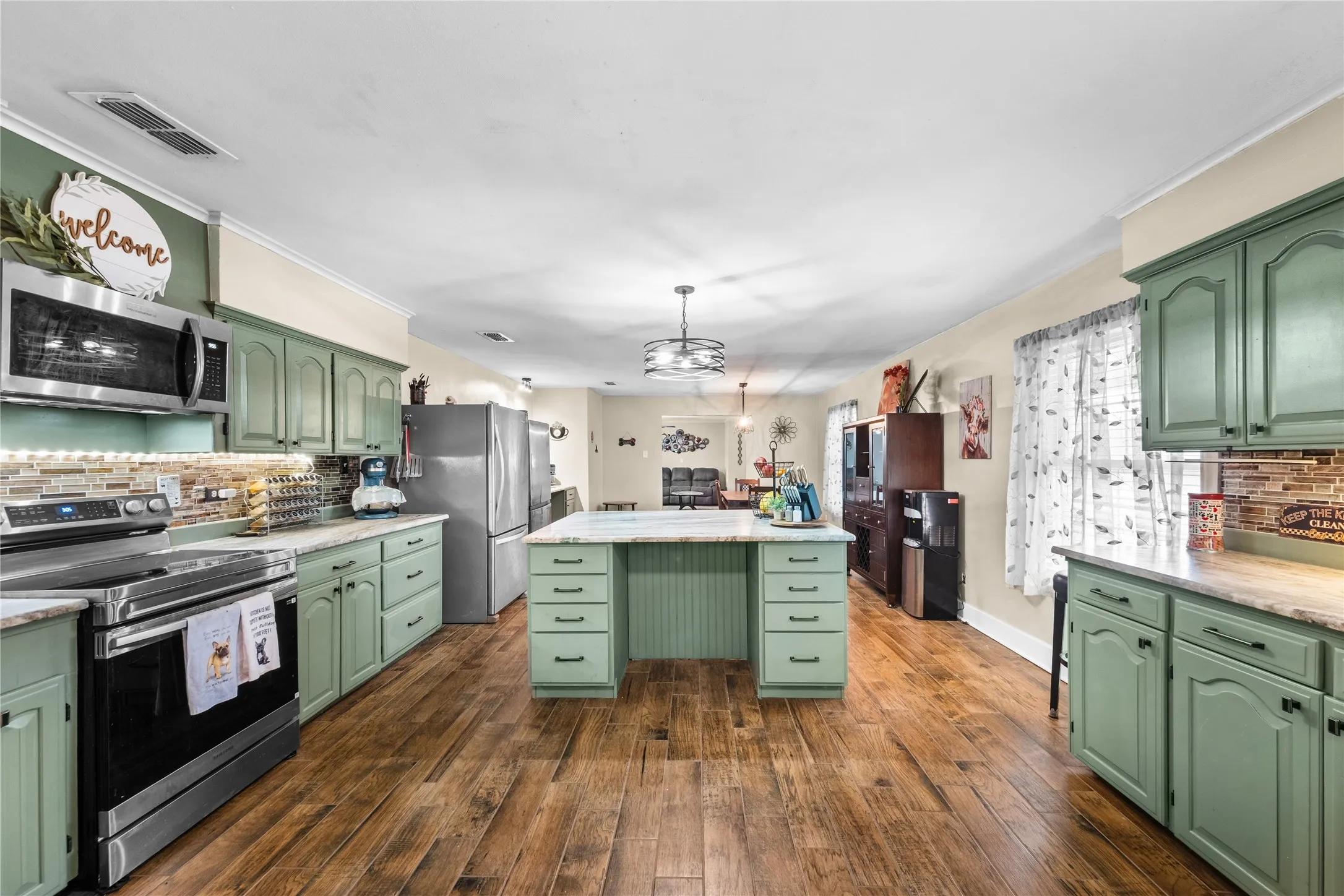 Single Family Residence For Sale in Anderson County , 1310 Spur 324, Tennessee Colony, Texas 75861, 3 Bedroom, 2 Bathroom, 2 Garage spaces, 2,106 Sqft, built in 1963, mls#21346718, Real Estate Agent in Tennessee Colony, Homes For Sale in Anderson county, Homes For Sale in Tennessee Colony, Realtor in Tennessee Colony Texas, Real Estate Brokerage Independent Realty Texas, Luminita Cordes Realtor