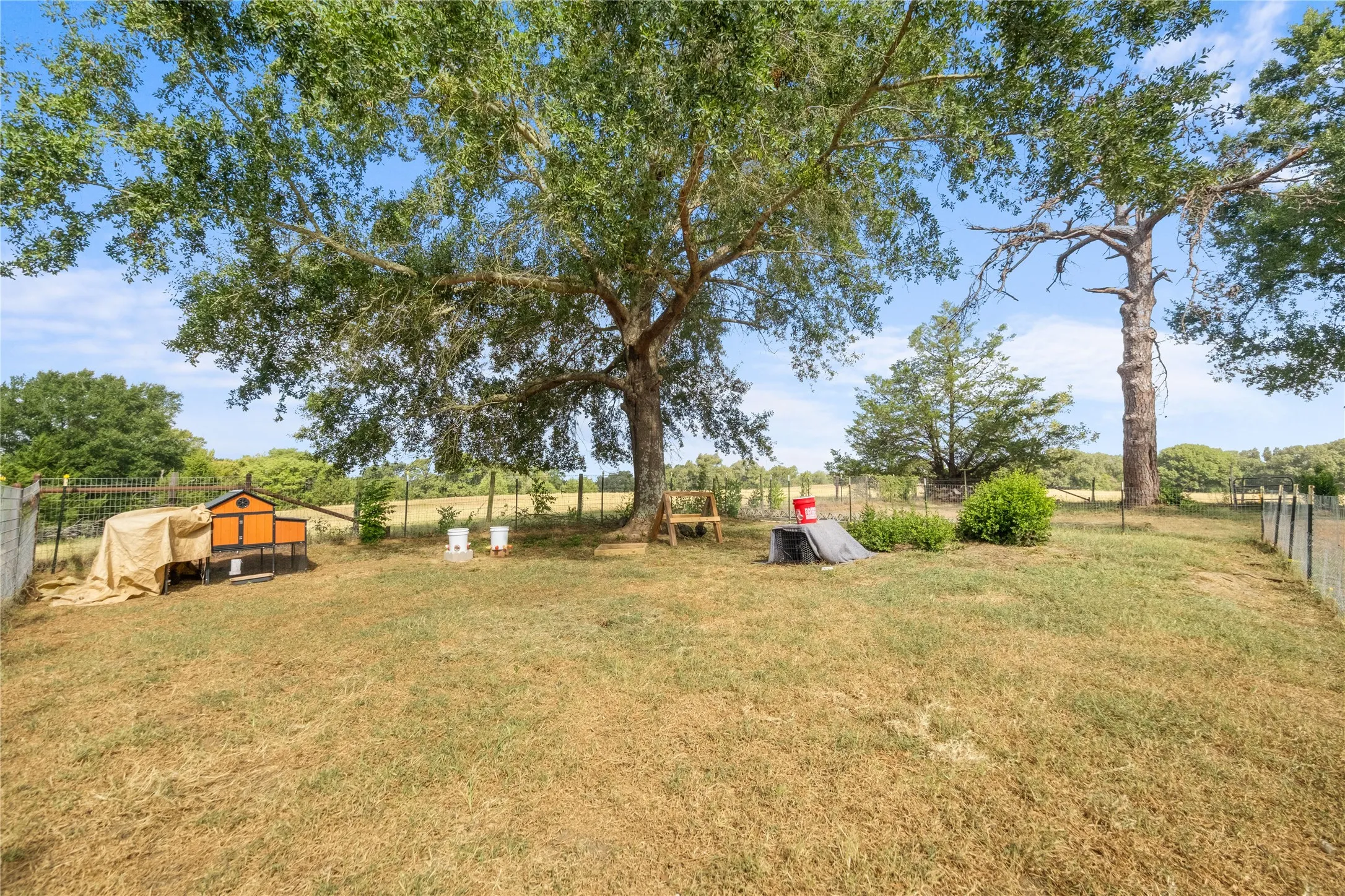 Single Family Residence For Sale in Anderson County , 1310 Spur 324, Tennessee Colony, Texas 75861, 3 Bedroom, 2 Bathroom, 2 Garage spaces, 2,106 Sqft, built in 1963, mls#21346718, Real Estate Agent in Tennessee Colony, Homes For Sale in Anderson county, Homes For Sale in Tennessee Colony, Realtor in Tennessee Colony Texas, Real Estate Brokerage Independent Realty Texas, Luminita Cordes Realtor