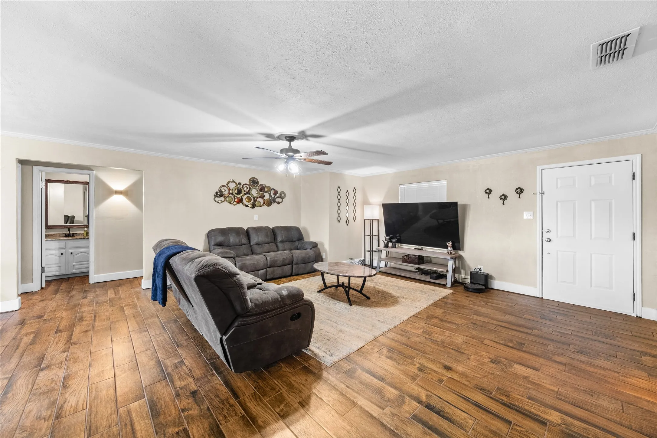 Single Family Residence For Sale in Anderson County , 1310 Spur 324, Tennessee Colony, Texas 75861, 3 Bedroom, 2 Bathroom, 2 Garage spaces, 2,106 Sqft, built in 1963, mls#21346718, Real Estate Agent in Tennessee Colony, Homes For Sale in Anderson county, Homes For Sale in Tennessee Colony, Realtor in Tennessee Colony Texas, Real Estate Brokerage Independent Realty Texas, Luminita Cordes Realtor