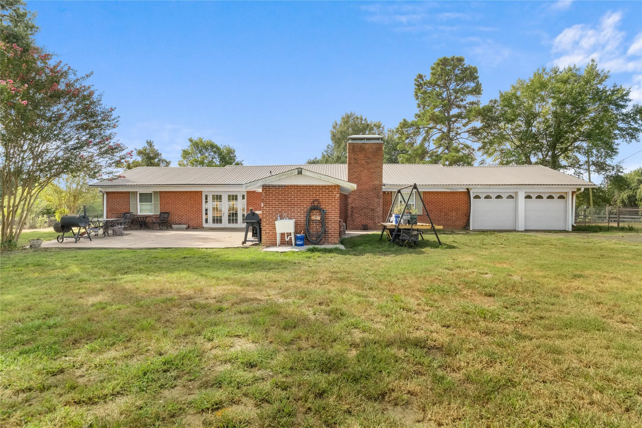 Single Family Residence For Sale in Anderson County , 1310 Spur 324, Tennessee Colony, Texas 75861, 3 Bedroom, 2 Bathroom, 2 Garage spaces, 2,106 Sqft, built in 1963, mls#21346718, Real Estate Agent in Tennessee Colony, Homes For Sale in Anderson county, Homes For Sale in Tennessee Colony, Realtor in Tennessee Colony Texas, Real Estate Brokerage Independent Realty Texas, Luminita Cordes Realtor