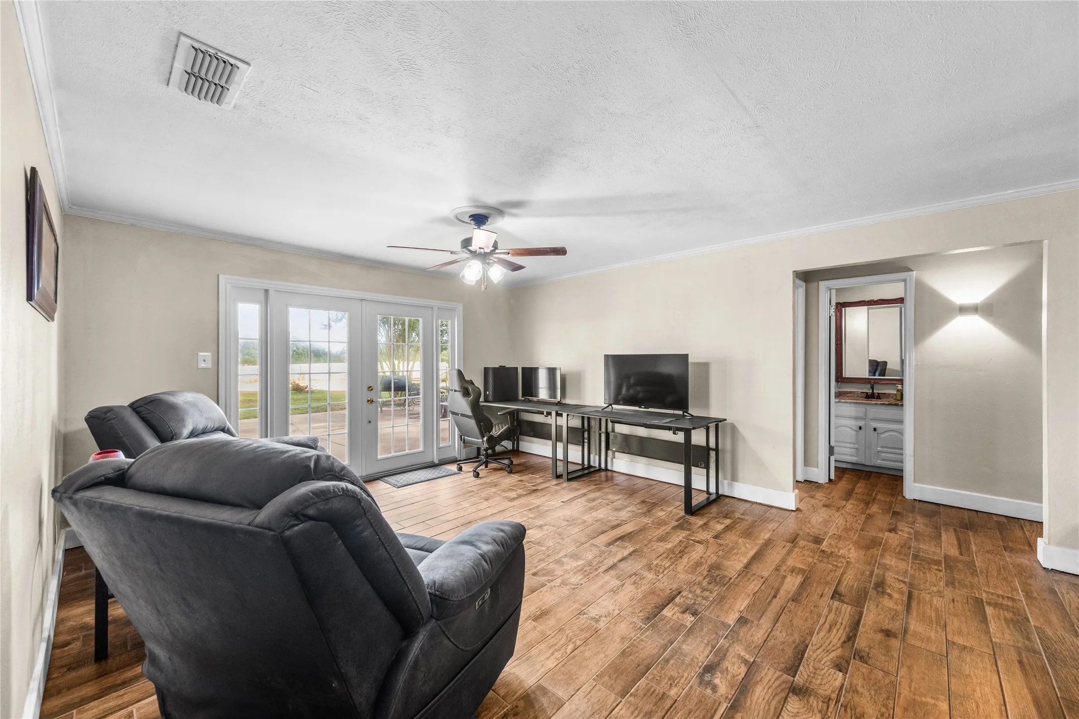 Single Family Residence For Sale in Anderson County , 1310 Spur 324, Tennessee Colony, Texas 75861, 3 Bedroom, 2 Bathroom, 2 Garage spaces, 2,106 Sqft, built in 1963, mls#21346718, Real Estate Agent in Tennessee Colony, Homes For Sale in Anderson county, Homes For Sale in Tennessee Colony, Realtor in Tennessee Colony Texas, Real Estate Brokerage Independent Realty Texas, Luminita Cordes Realtor