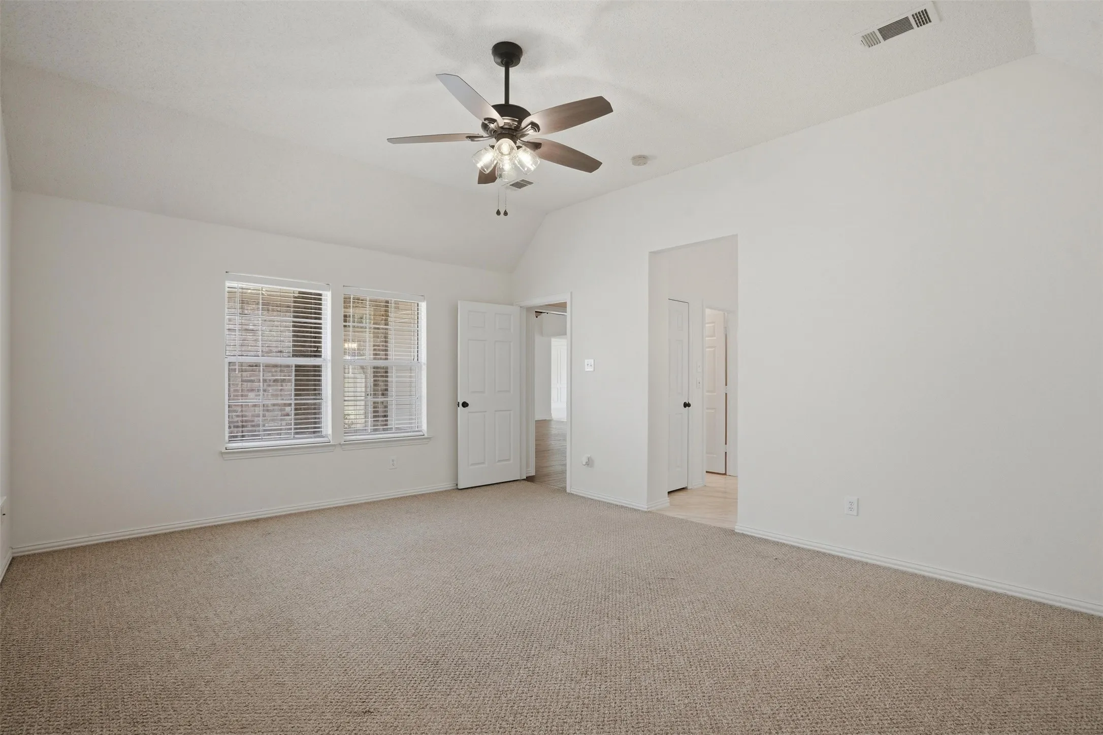 Single Family Residence For Rent in Dallas County , 6613 Barclay Lane, Garland, Texas 75044, 4 Bedroom, 2 Bathroom, 2 Garage spaces, 2,461 Sqft, built in 1993, mls#21346719, Real Estate Agent in Garland, Homes For Rent in Dallas county, Homes For Rent in Garland, Realtor in Garland Texas, Real Estate Brokerage Independent Realty Texas, Luminita Cordes Realtor