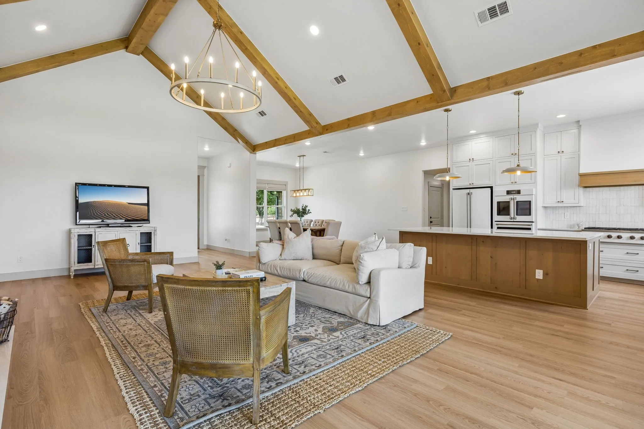 Single Family Residence For Sale in Ellis County , 1311 Greathouse Road, Waxahachie, Texas 75167, 4 Bedroom, 4 Bathroom, 2 Garage spaces, 3,285 Sqft, built in 1991, mls#21335167, Real Estate Agent in Waxahachie, Homes For Sale in Ellis county, Homes For Sale in Waxahachie, Realtor in Waxahachie Texas, Real Estate Brokerage Independent Realty Texas, Luminita Cordes Realtor