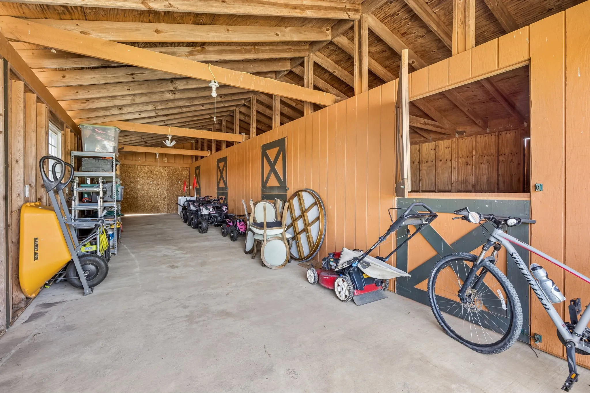 Single Family Residence For Sale in Ellis County , 1311 Greathouse Road, Waxahachie, Texas 75167, 4 Bedroom, 4 Bathroom, 2 Garage spaces, 3,285 Sqft, built in 1991, mls#21335167, Real Estate Agent in Waxahachie, Homes For Sale in Ellis county, Homes For Sale in Waxahachie, Realtor in Waxahachie Texas, Real Estate Brokerage Independent Realty Texas, Luminita Cordes Realtor