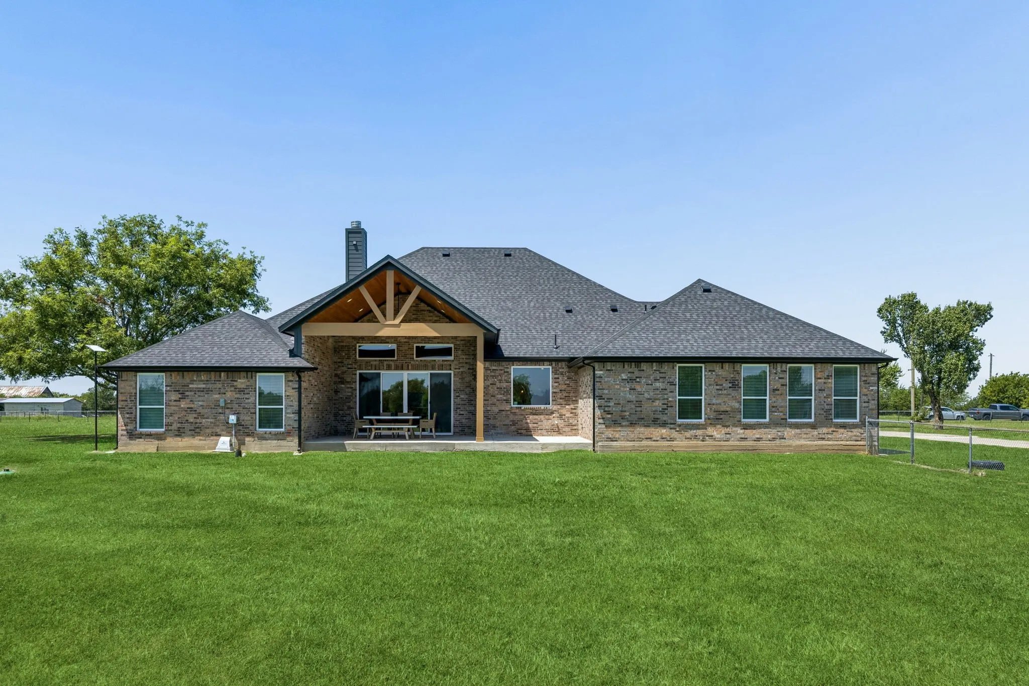 Single Family Residence For Sale in Ellis County , 1311 Greathouse Road, Waxahachie, Texas 75167, 4 Bedroom, 4 Bathroom, 2 Garage spaces, 3,285 Sqft, built in 1991, mls#21335167, Real Estate Agent in Waxahachie, Homes For Sale in Ellis county, Homes For Sale in Waxahachie, Realtor in Waxahachie Texas, Real Estate Brokerage Independent Realty Texas, Luminita Cordes Realtor