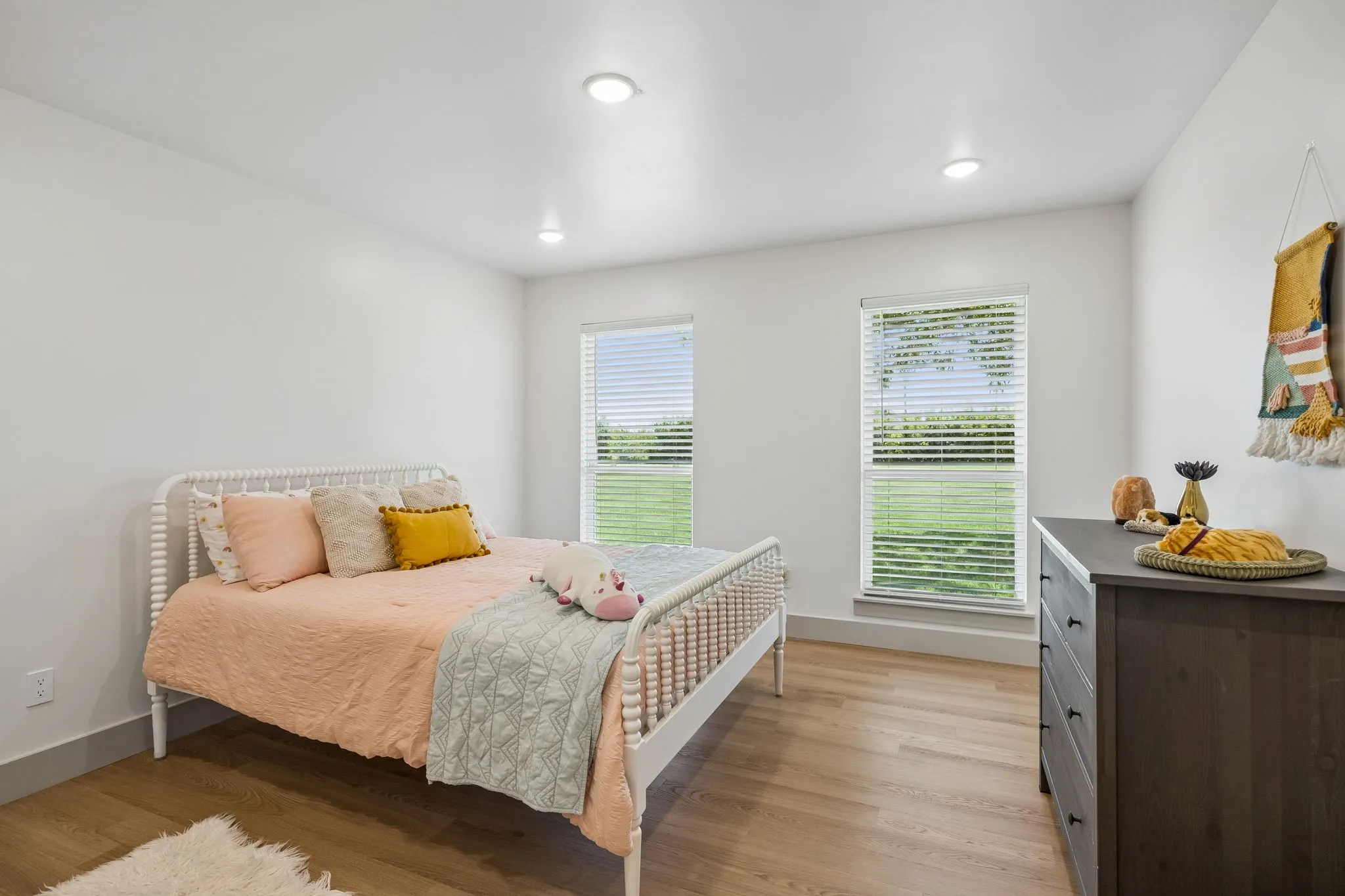 Single Family Residence For Sale in Ellis County , 1311 Greathouse Road, Waxahachie, Texas 75167, 4 Bedroom, 4 Bathroom, 2 Garage spaces, 3,285 Sqft, built in 1991, mls#21335167, Real Estate Agent in Waxahachie, Homes For Sale in Ellis county, Homes For Sale in Waxahachie, Realtor in Waxahachie Texas, Real Estate Brokerage Independent Realty Texas, Luminita Cordes Realtor
