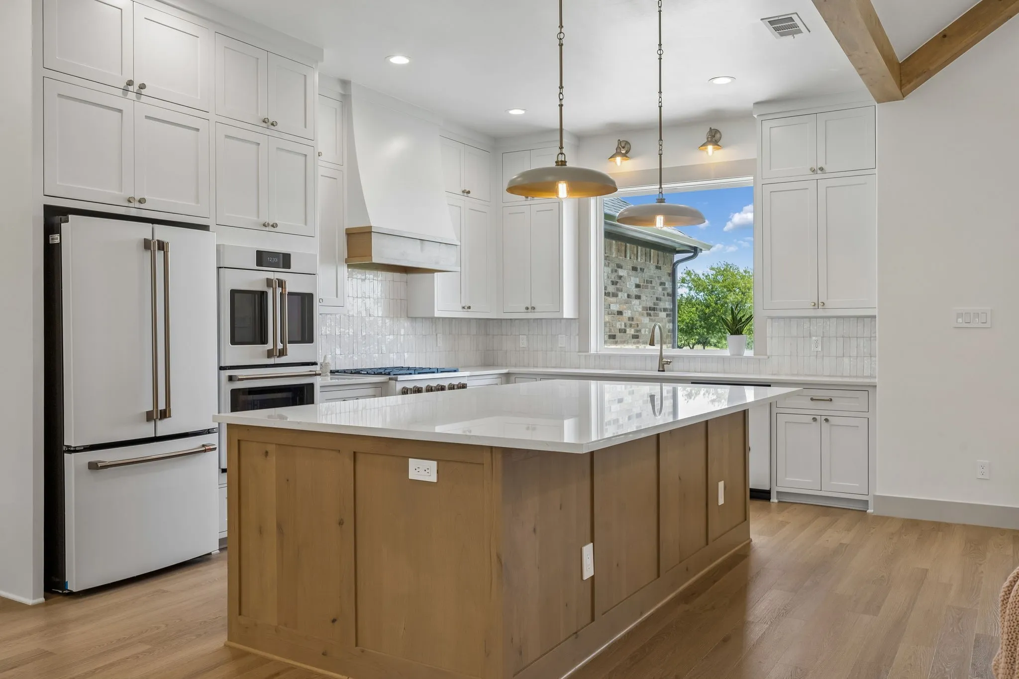 Single Family Residence For Sale in Ellis County , 1311 Greathouse Road, Waxahachie, Texas 75167, 4 Bedroom, 4 Bathroom, 2 Garage spaces, 3,285 Sqft, built in 1991, mls#21335167, Real Estate Agent in Waxahachie, Homes For Sale in Ellis county, Homes For Sale in Waxahachie, Realtor in Waxahachie Texas, Real Estate Brokerage Independent Realty Texas, Luminita Cordes Realtor