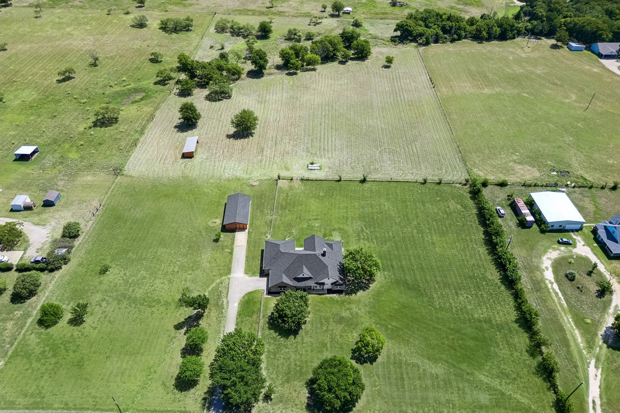Single Family Residence For Sale in Ellis County , 1311 Greathouse Road, Waxahachie, Texas 75167, 4 Bedroom, 4 Bathroom, 2 Garage spaces, 3,285 Sqft, built in 1991, mls#21335167, Real Estate Agent in Waxahachie, Homes For Sale in Ellis county, Homes For Sale in Waxahachie, Realtor in Waxahachie Texas, Real Estate Brokerage Independent Realty Texas, Luminita Cordes Realtor