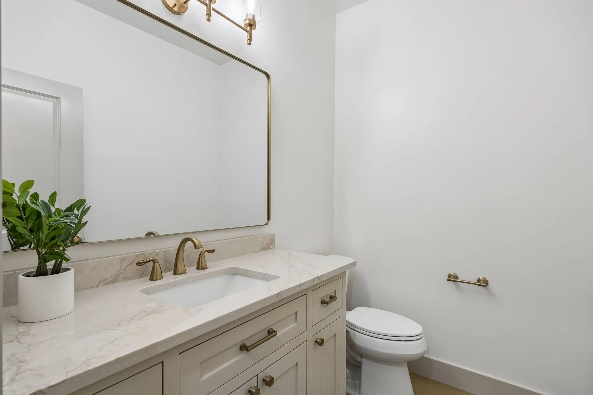 Single Family Residence For Sale in Ellis County , 1311 Greathouse Road, Waxahachie, Texas 75167, 4 Bedroom, 4 Bathroom, 2 Garage spaces, 3,285 Sqft, built in 1991, mls#21335167, Real Estate Agent in Waxahachie, Homes For Sale in Ellis county, Homes For Sale in Waxahachie, Realtor in Waxahachie Texas, Real Estate Brokerage Independent Realty Texas, Luminita Cordes Realtor
