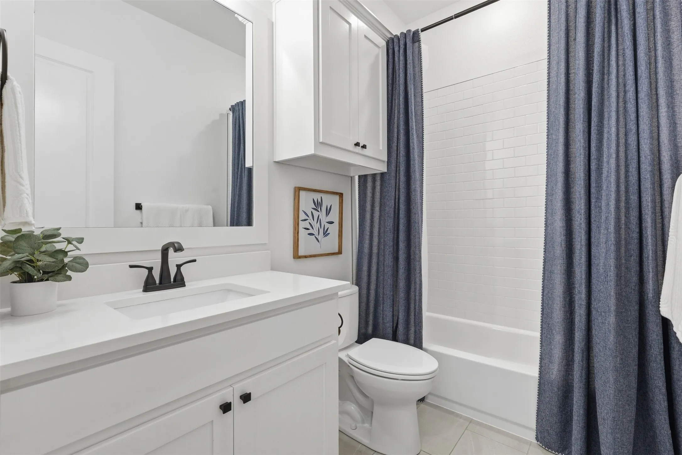 Single Family Residence For Sale in Tarrant County , 7736 Laura Lake Lane, Fort Worth, Texas 76126, 4 Bedroom, 3 Bathroom, 3 Garage spaces, 3,547 Sqft, built in 2022, mls#21346410, Real Estate Agent in Fort Worth, Homes For Sale in Tarrant county, Homes For Sale in Fort Worth, Realtor in Fort Worth Texas, Real Estate Brokerage Independent Realty Texas, Luminita Cordes Realtor