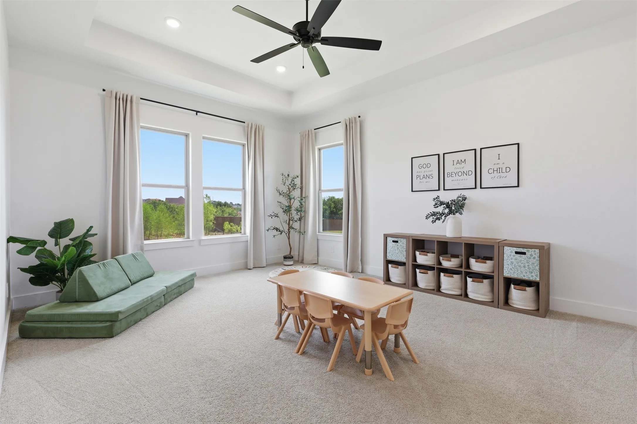 Single Family Residence For Sale in Tarrant County , 7736 Laura Lake Lane, Fort Worth, Texas 76126, 4 Bedroom, 3 Bathroom, 3 Garage spaces, 3,547 Sqft, built in 2022, mls#21346410, Real Estate Agent in Fort Worth, Homes For Sale in Tarrant county, Homes For Sale in Fort Worth, Realtor in Fort Worth Texas, Real Estate Brokerage Independent Realty Texas, Luminita Cordes Realtor