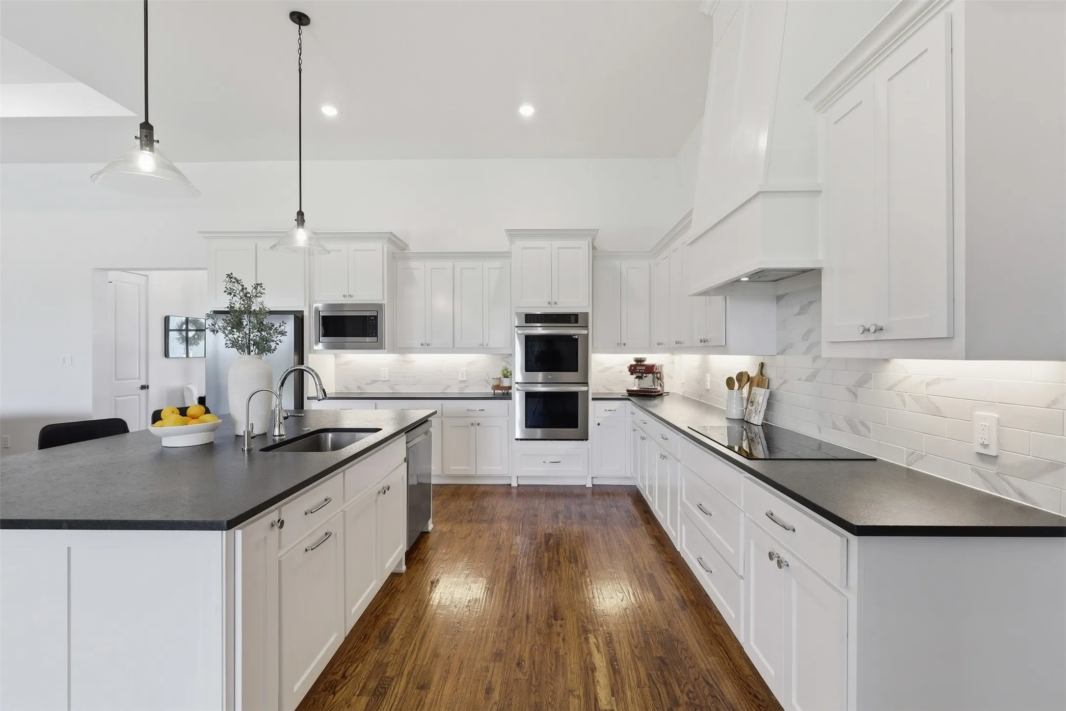 Single Family Residence For Sale in Tarrant County , 7736 Laura Lake Lane, Fort Worth, Texas 76126, 4 Bedroom, 3 Bathroom, 3 Garage spaces, 3,547 Sqft, built in 2022, mls#21346410, Real Estate Agent in Fort Worth, Homes For Sale in Tarrant county, Homes For Sale in Fort Worth, Realtor in Fort Worth Texas, Real Estate Brokerage Independent Realty Texas, Luminita Cordes Realtor