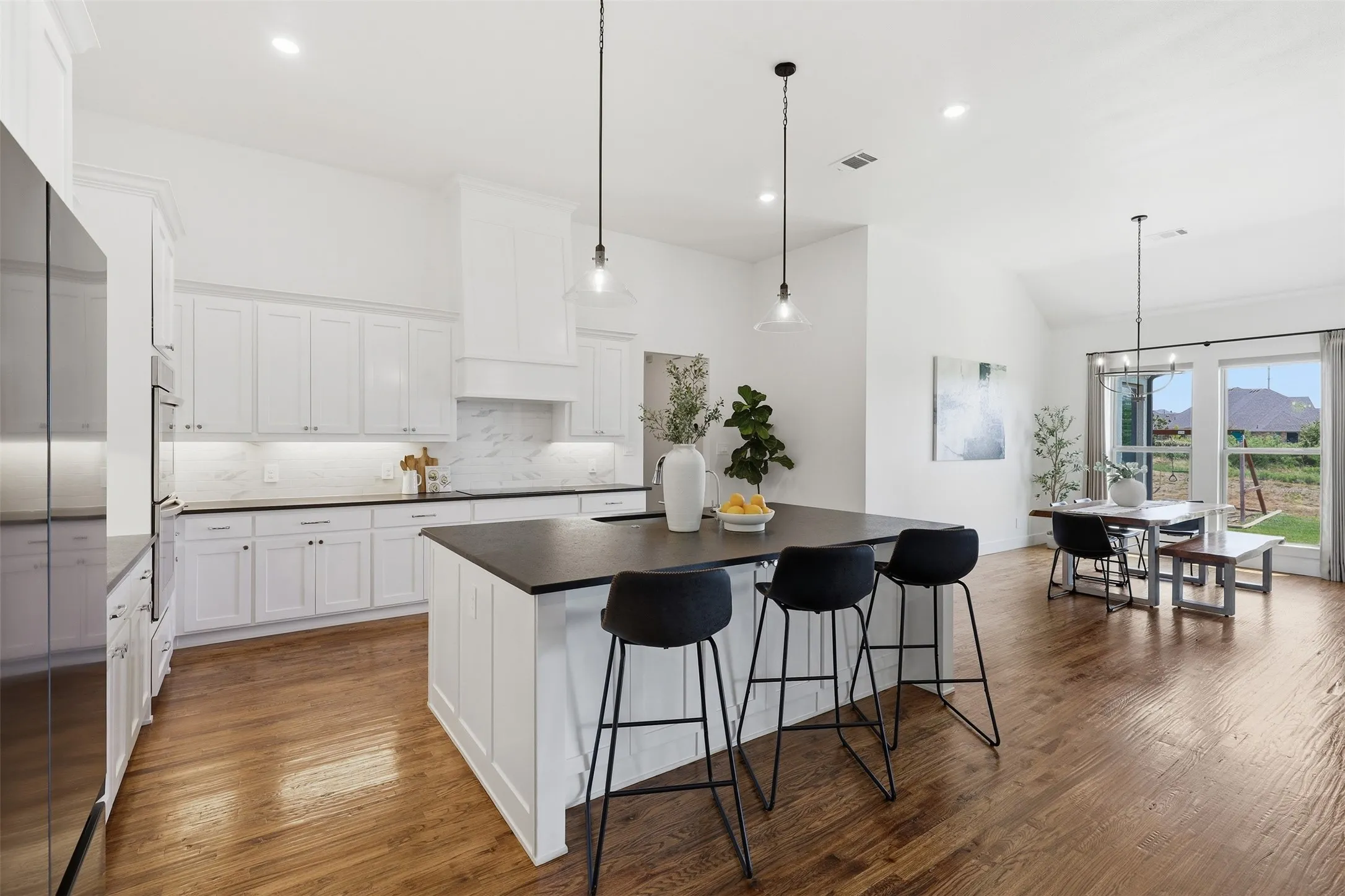 Single Family Residence For Sale in Tarrant County , 7736 Laura Lake Lane, Fort Worth, Texas 76126, 4 Bedroom, 3 Bathroom, 3 Garage spaces, 3,547 Sqft, built in 2022, mls#21346410, Real Estate Agent in Fort Worth, Homes For Sale in Tarrant county, Homes For Sale in Fort Worth, Realtor in Fort Worth Texas, Real Estate Brokerage Independent Realty Texas, Luminita Cordes Realtor