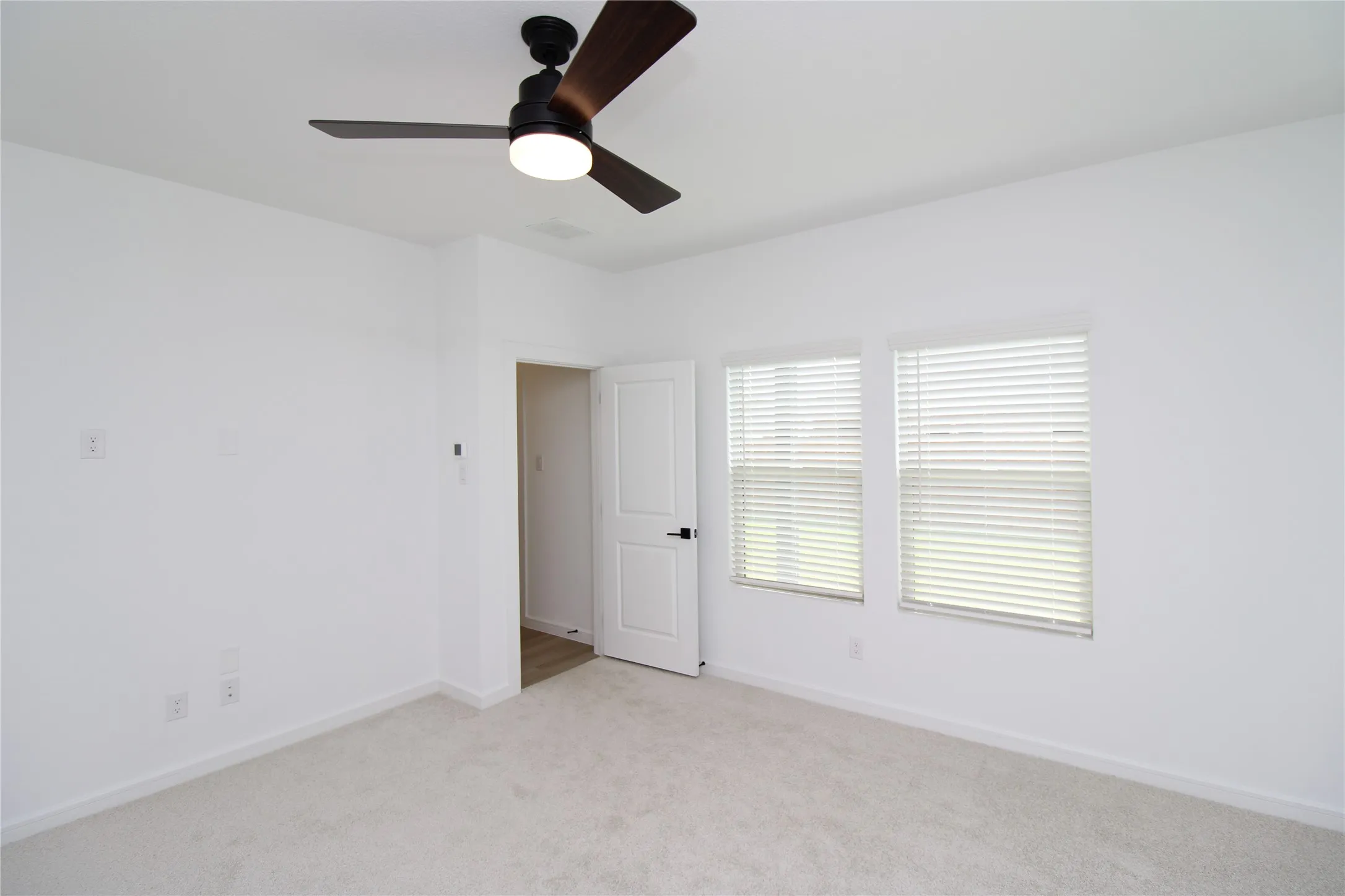 Single Family Residence For Rent in Grayson County , 509 Ridgewood Drive, Van Alstyne, Texas 75495, 5 Bedroom, 3 Bathroom, 2 Garage spaces, 2,659 Sqft, built in 2024, mls#21346731, Real Estate Agent in Van Alstyne, Homes For Rent in Grayson county, Homes For Rent in Van Alstyne, Realtor in Van Alstyne Texas, Real Estate Brokerage Independent Realty Texas, Luminita Cordes Realtor