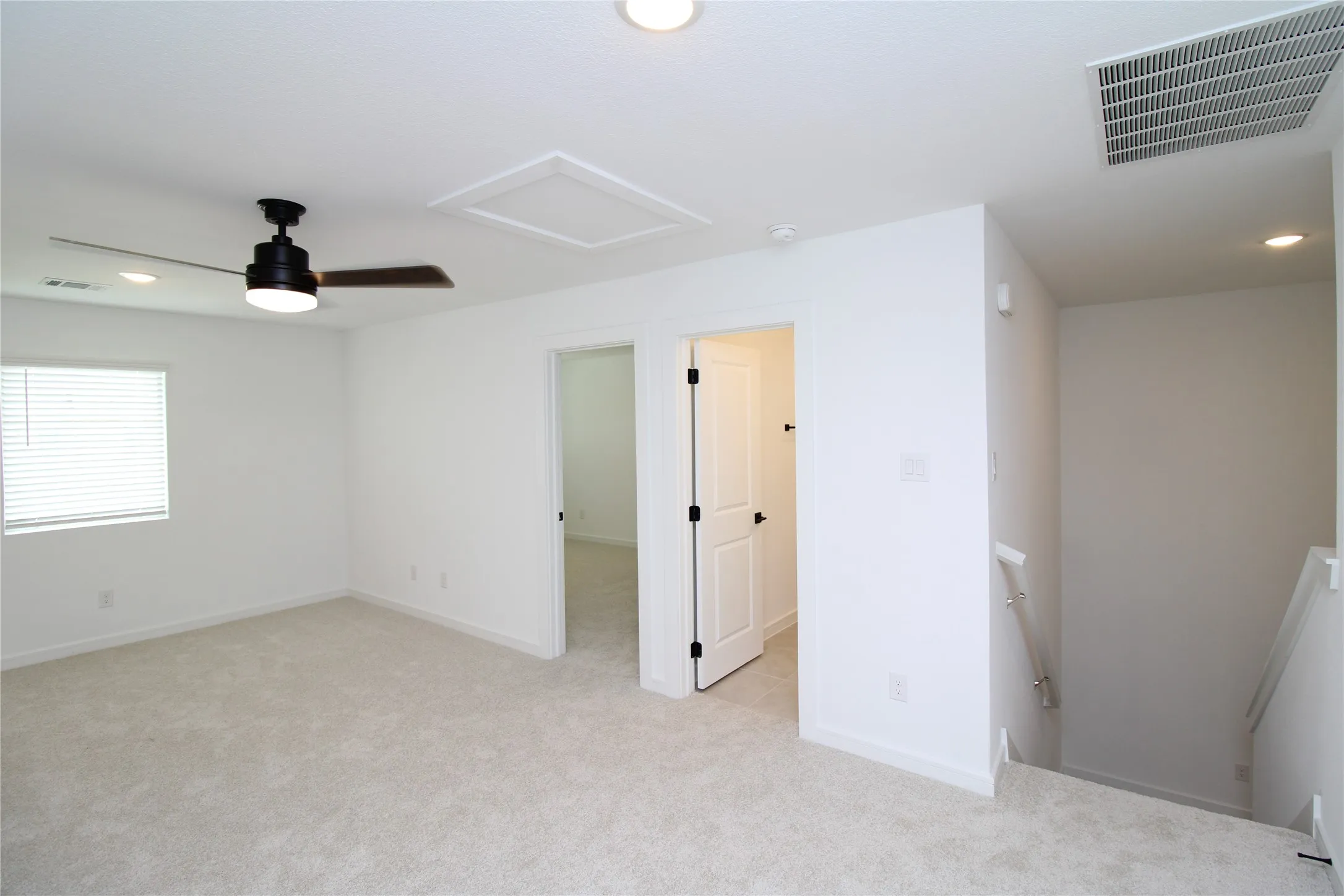 Single Family Residence For Rent in Grayson County , 509 Ridgewood Drive, Van Alstyne, Texas 75495, 5 Bedroom, 3 Bathroom, 2 Garage spaces, 2,659 Sqft, built in 2024, mls#21346731, Real Estate Agent in Van Alstyne, Homes For Rent in Grayson county, Homes For Rent in Van Alstyne, Realtor in Van Alstyne Texas, Real Estate Brokerage Independent Realty Texas, Luminita Cordes Realtor