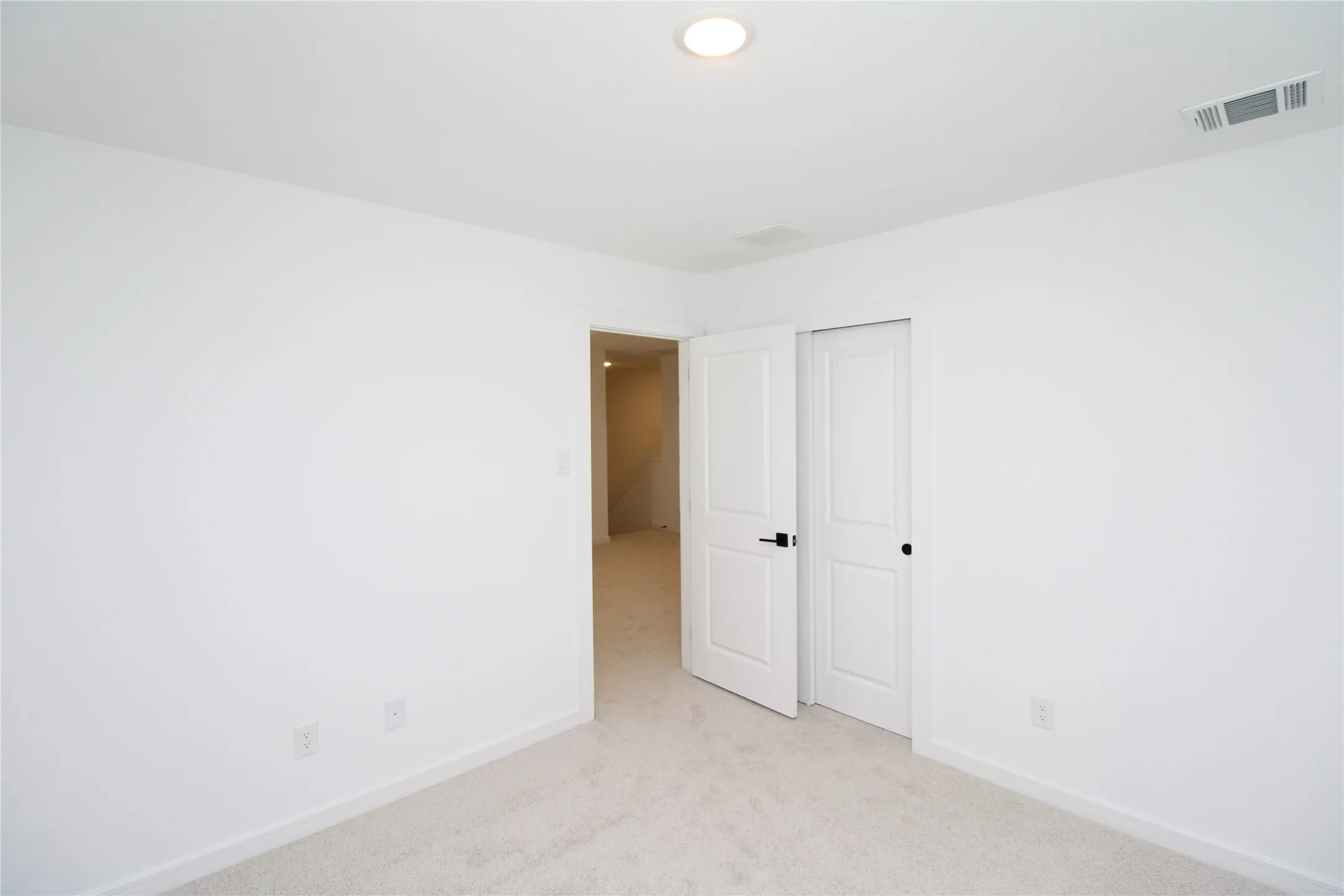 Single Family Residence For Rent in Grayson County , 509 Ridgewood Drive, Van Alstyne, Texas 75495, 5 Bedroom, 3 Bathroom, 2 Garage spaces, 2,659 Sqft, built in 2024, mls#21346731, Real Estate Agent in Van Alstyne, Homes For Rent in Grayson county, Homes For Rent in Van Alstyne, Realtor in Van Alstyne Texas, Real Estate Brokerage Independent Realty Texas, Luminita Cordes Realtor