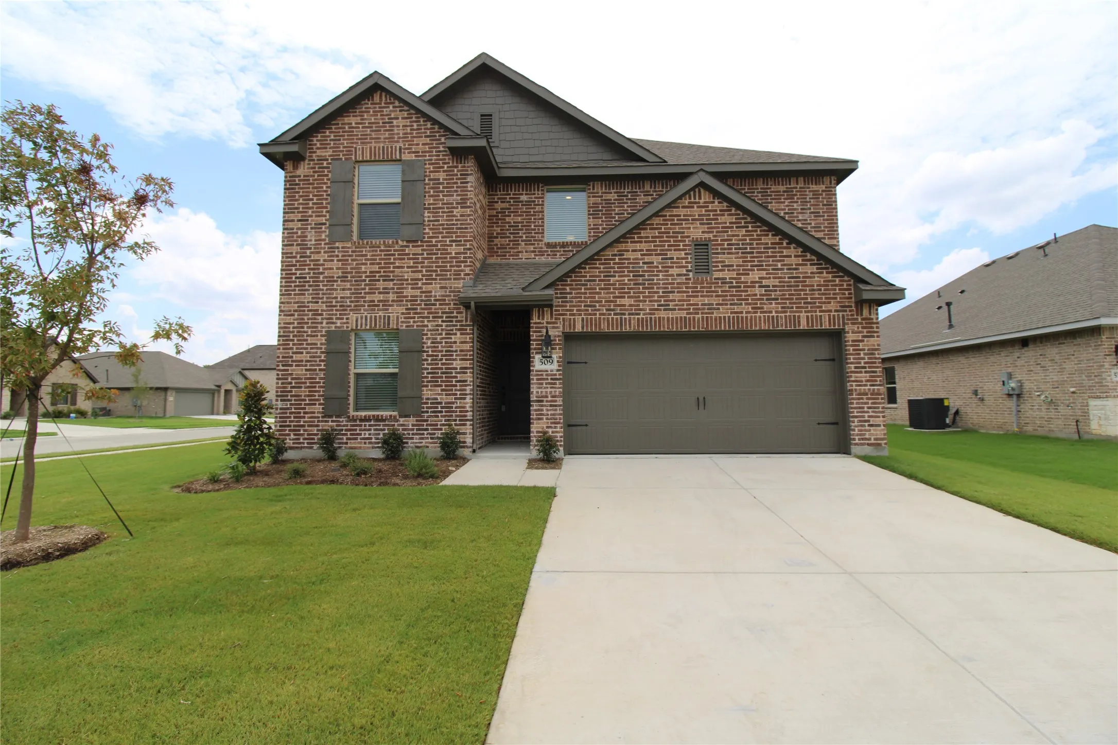 Single Family Residence For Rent in Grayson County , 509 Ridgewood Drive, Van Alstyne, Texas 75495, 5 Bedroom, 3 Bathroom, 2 Garage spaces, 2,659 Sqft, built in 2024, mls#21346731, Real Estate Agent in Van Alstyne, Homes For Rent in Grayson county, Homes For Rent in Van Alstyne, Realtor in Van Alstyne Texas, Real Estate Brokerage Independent Realty Texas, Luminita Cordes Realtor