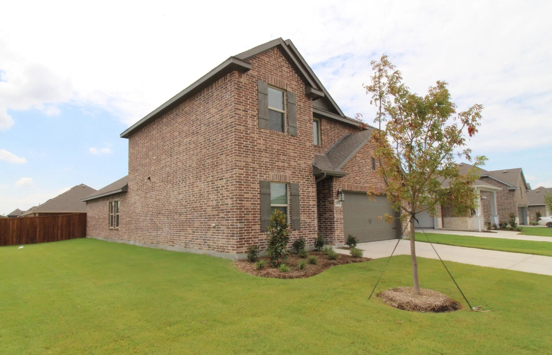 Single Family Residence For Rent in Grayson County , 509 Ridgewood Drive, Van Alstyne, Texas 75495, 5 Bedroom, 3 Bathroom, 2 Garage spaces, 2,659 Sqft, built in 2024, mls#21346731, Real Estate Agent in Van Alstyne, Homes For Rent in Grayson county, Homes For Rent in Van Alstyne, Realtor in Van Alstyne Texas, Real Estate Brokerage Independent Realty Texas, Luminita Cordes Realtor