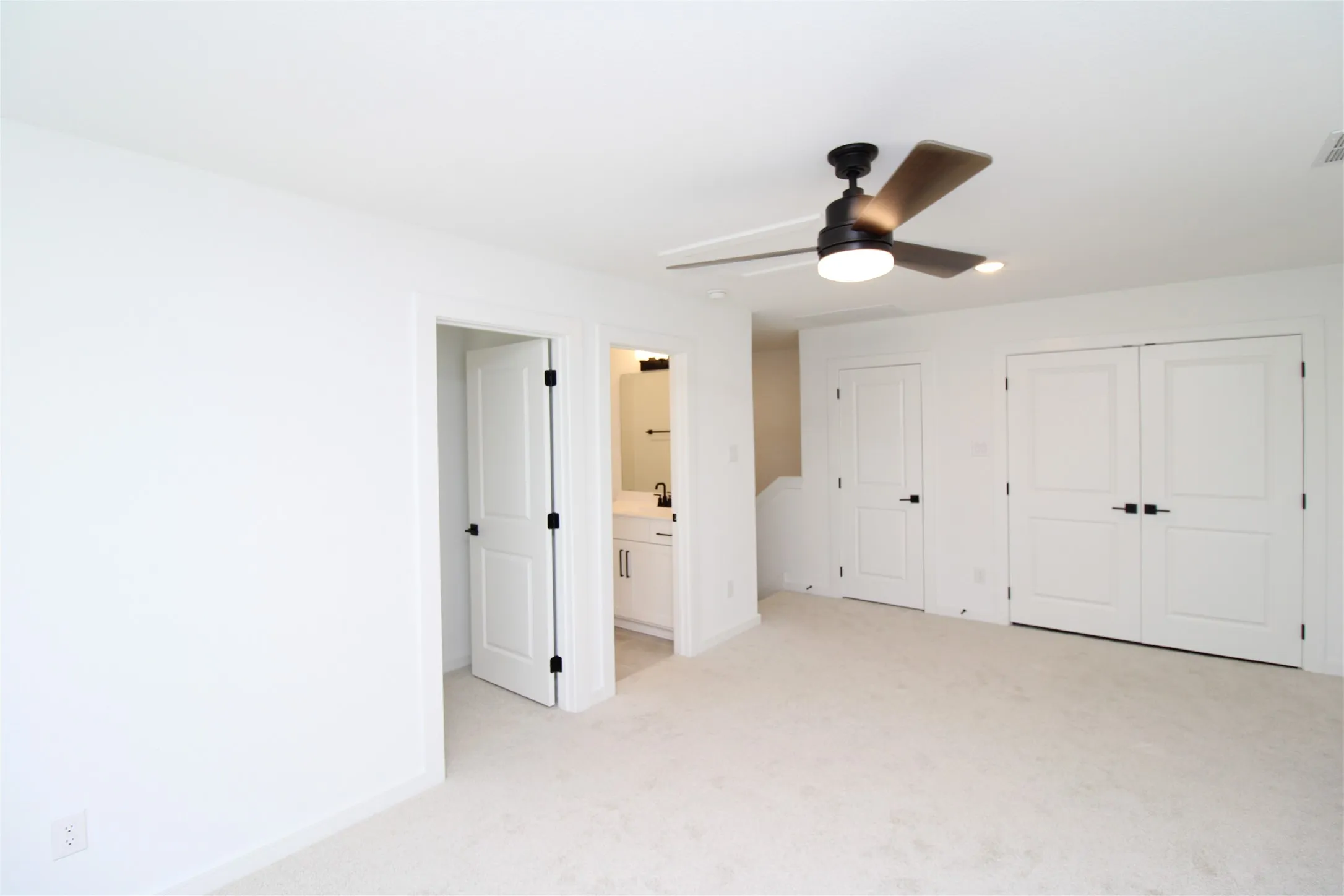 Single Family Residence For Rent in Grayson County , 509 Ridgewood Drive, Van Alstyne, Texas 75495, 5 Bedroom, 3 Bathroom, 2 Garage spaces, 2,659 Sqft, built in 2024, mls#21346731, Real Estate Agent in Van Alstyne, Homes For Rent in Grayson county, Homes For Rent in Van Alstyne, Realtor in Van Alstyne Texas, Real Estate Brokerage Independent Realty Texas, Luminita Cordes Realtor