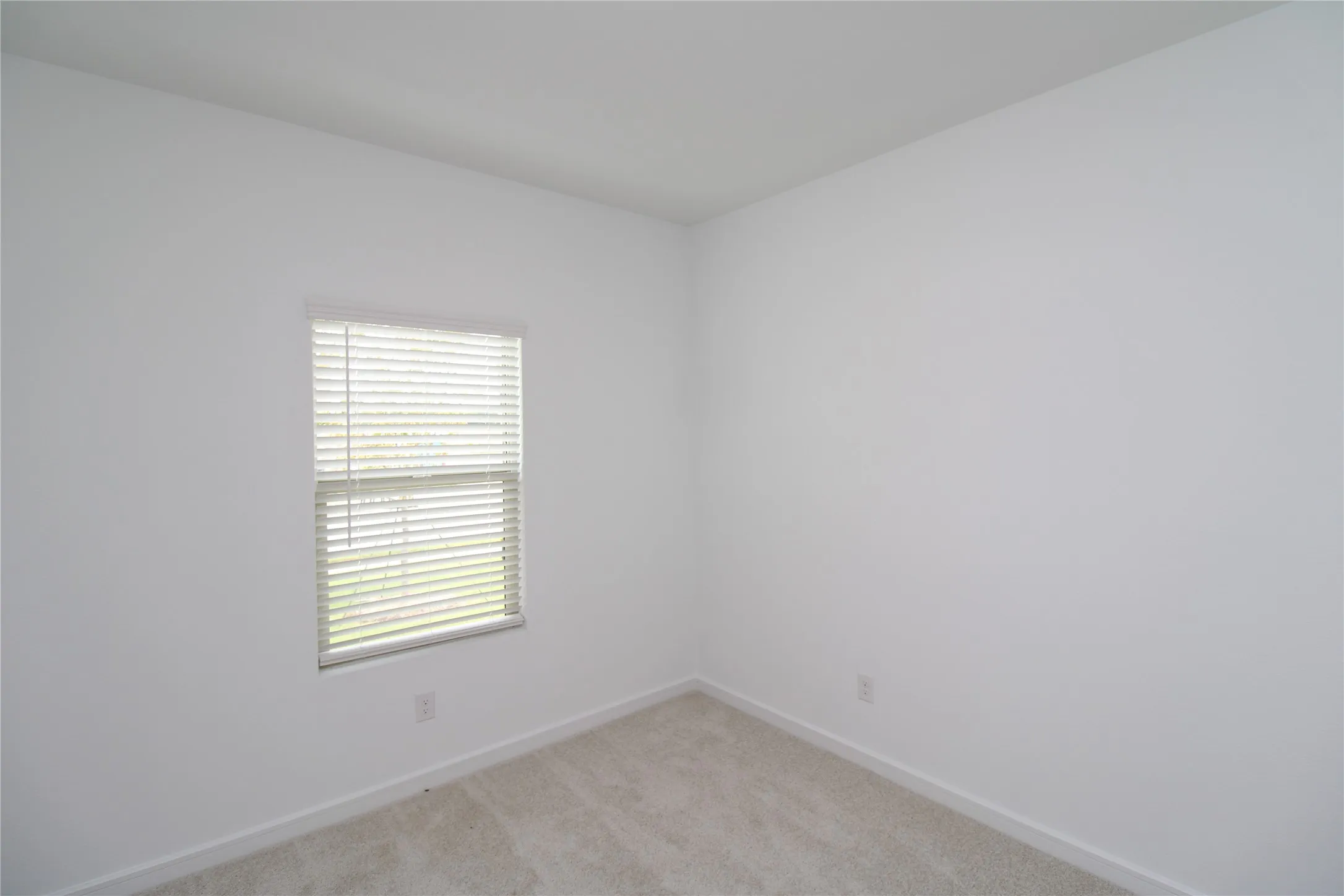 Single Family Residence For Rent in Grayson County , 509 Ridgewood Drive, Van Alstyne, Texas 75495, 5 Bedroom, 3 Bathroom, 2 Garage spaces, 2,659 Sqft, built in 2024, mls#21346731, Real Estate Agent in Van Alstyne, Homes For Rent in Grayson county, Homes For Rent in Van Alstyne, Realtor in Van Alstyne Texas, Real Estate Brokerage Independent Realty Texas, Luminita Cordes Realtor