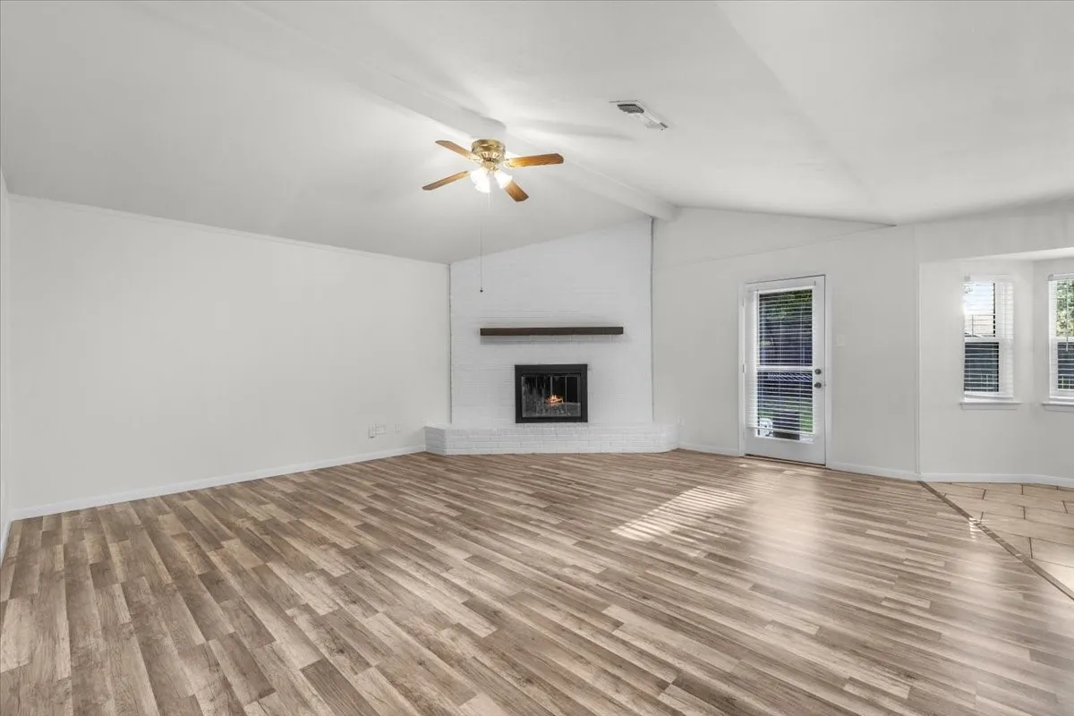 Single Family Residence For Sale in Tarrant County , 6504 Massey Court, North Richland Hills, Texas 76182, 3 Bedroom, 2 Bathroom, Garage spaces, 1,466 Sqft, built in 1977, mls#21346597, Real Estate Agent in North Richland Hills, Homes For Sale in Tarrant county, Homes For Sale in North Richland Hills, Realtor in North Richland Hills Texas, Real Estate Brokerage Independent Realty Texas, Luminita Cordes Realtor