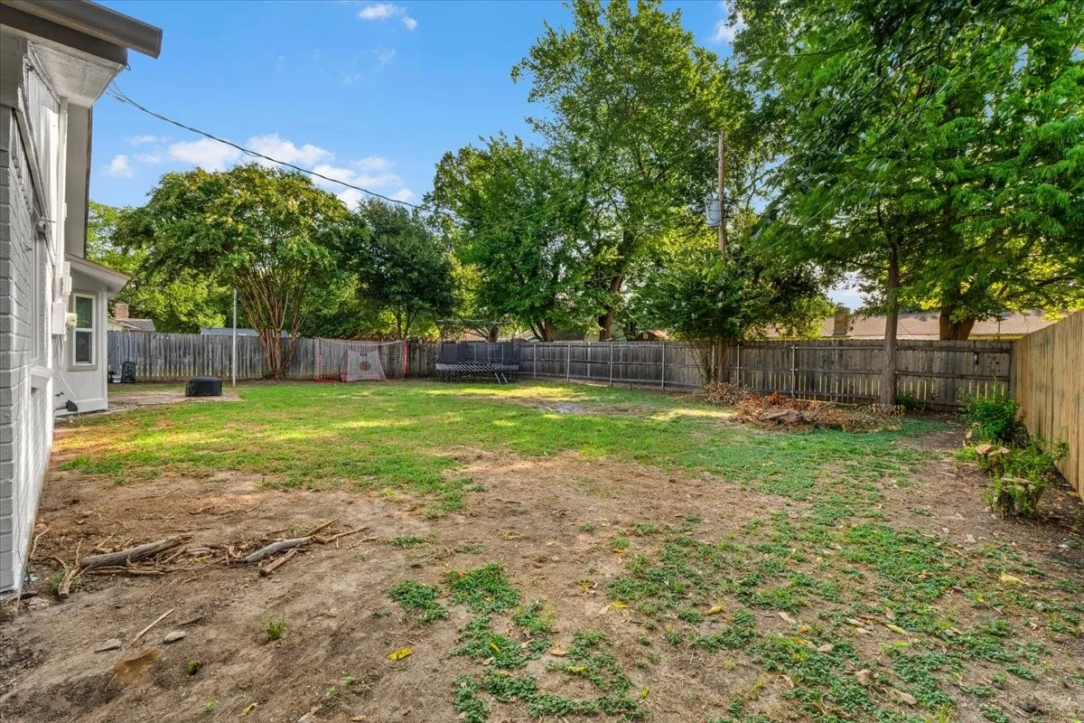 Single Family Residence For Sale in Tarrant County , 6504 Massey Court, North Richland Hills, Texas 76182, 3 Bedroom, 2 Bathroom, Garage spaces, 1,466 Sqft, built in 1977, mls#21346597, Real Estate Agent in North Richland Hills, Homes For Sale in Tarrant county, Homes For Sale in North Richland Hills, Realtor in North Richland Hills Texas, Real Estate Brokerage Independent Realty Texas, Luminita Cordes Realtor