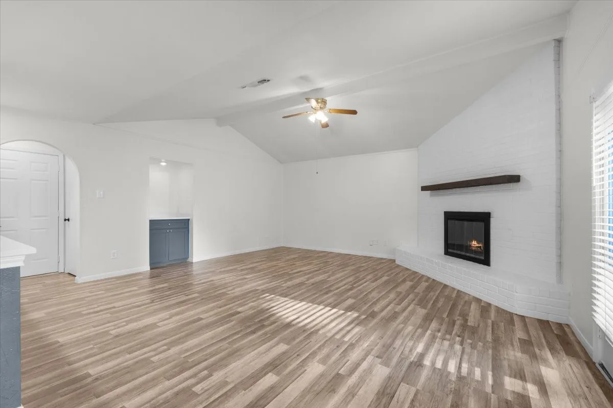 Single Family Residence For Sale in Tarrant County , 6504 Massey Court, North Richland Hills, Texas 76182, 3 Bedroom, 2 Bathroom, Garage spaces, 1,466 Sqft, built in 1977, mls#21346597, Real Estate Agent in North Richland Hills, Homes For Sale in Tarrant county, Homes For Sale in North Richland Hills, Realtor in North Richland Hills Texas, Real Estate Brokerage Independent Realty Texas, Luminita Cordes Realtor