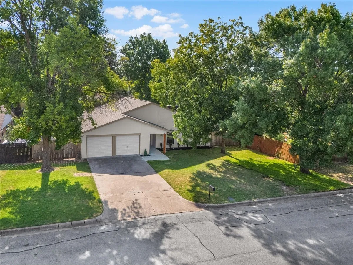 Single Family Residence For Sale in Tarrant County , 6504 Massey Court, North Richland Hills, Texas 76182, 3 Bedroom, 2 Bathroom, Garage spaces, 1,466 Sqft, built in 1977, mls#21346597, Real Estate Agent in North Richland Hills, Homes For Sale in Tarrant county, Homes For Sale in North Richland Hills, Realtor in North Richland Hills Texas, Real Estate Brokerage Independent Realty Texas, Luminita Cordes Realtor