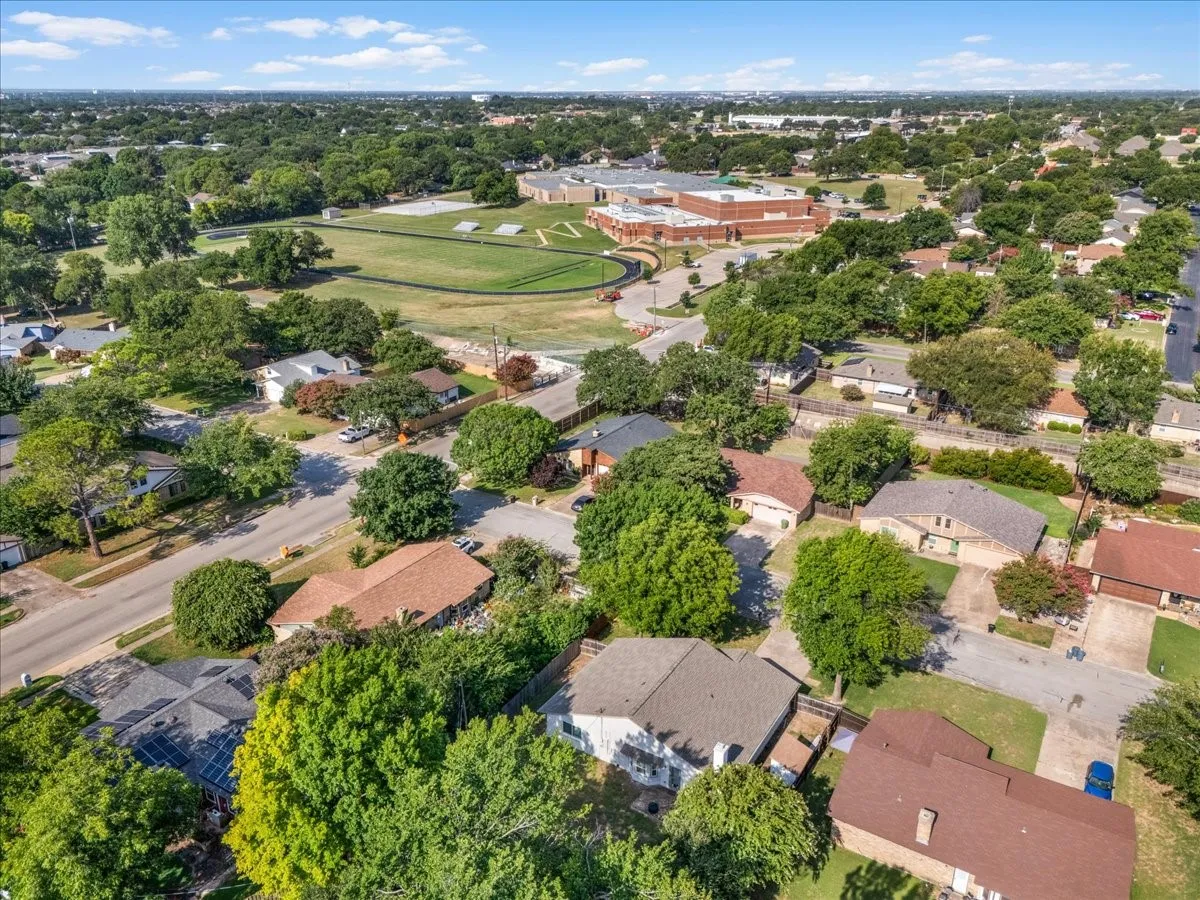 Single Family Residence For Sale in Tarrant County , 6504 Massey Court, North Richland Hills, Texas 76182, 3 Bedroom, 2 Bathroom, Garage spaces, 1,466 Sqft, built in 1977, mls#21346597, Real Estate Agent in North Richland Hills, Homes For Sale in Tarrant county, Homes For Sale in North Richland Hills, Realtor in North Richland Hills Texas, Real Estate Brokerage Independent Realty Texas, Luminita Cordes Realtor