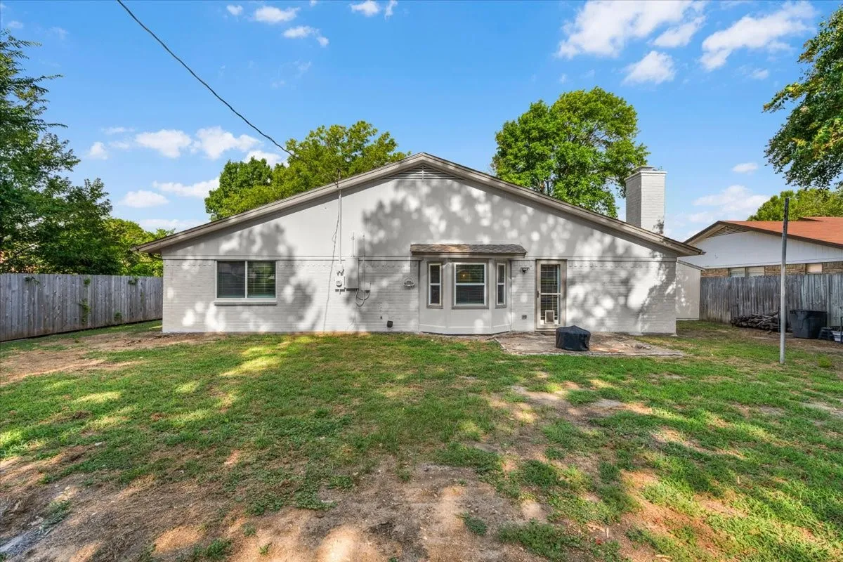 Single Family Residence For Sale in Tarrant County , 6504 Massey Court, North Richland Hills, Texas 76182, 3 Bedroom, 2 Bathroom, Garage spaces, 1,466 Sqft, built in 1977, mls#21346597, Real Estate Agent in North Richland Hills, Homes For Sale in Tarrant county, Homes For Sale in North Richland Hills, Realtor in North Richland Hills Texas, Real Estate Brokerage Independent Realty Texas, Luminita Cordes Realtor