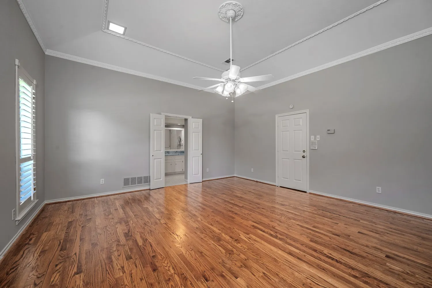 Single Family Residence For Sale in Dallas County , 7723 Pennyburn Drive, Dallas, Texas 75248, 5 Bedroom, 4 Bathroom, 3 Garage spaces, 3,412 Sqft, built in 1979, mls#21346100, Real Estate Agent in Dallas, Homes For Sale in Dallas county, Homes For Sale in Dallas, Realtor in Dallas Texas, Real Estate Brokerage Independent Realty Texas, Luminita Cordes Realtor