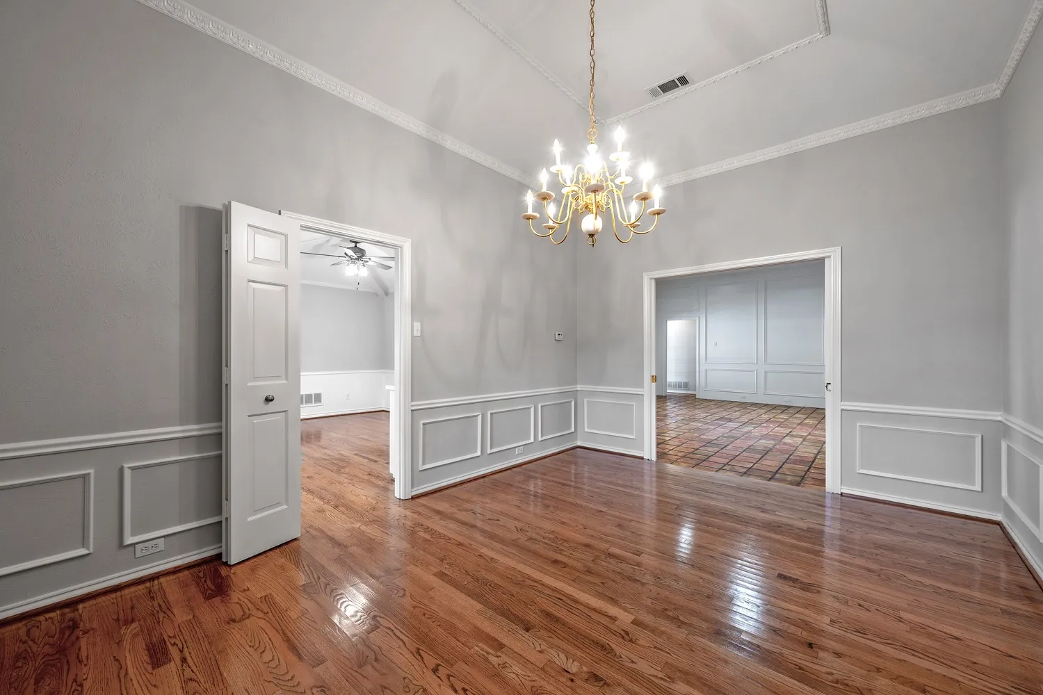 Single Family Residence For Sale in Dallas County , 7723 Pennyburn Drive, Dallas, Texas 75248, 5 Bedroom, 4 Bathroom, 3 Garage spaces, 3,412 Sqft, built in 1979, mls#21346100, Real Estate Agent in Dallas, Homes For Sale in Dallas county, Homes For Sale in Dallas, Realtor in Dallas Texas, Real Estate Brokerage Independent Realty Texas, Luminita Cordes Realtor