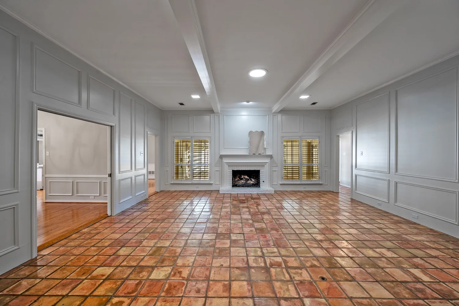 Single Family Residence For Sale in Dallas County , 7723 Pennyburn Drive, Dallas, Texas 75248, 5 Bedroom, 4 Bathroom, 3 Garage spaces, 3,412 Sqft, built in 1979, mls#21346100, Real Estate Agent in Dallas, Homes For Sale in Dallas county, Homes For Sale in Dallas, Realtor in Dallas Texas, Real Estate Brokerage Independent Realty Texas, Luminita Cordes Realtor