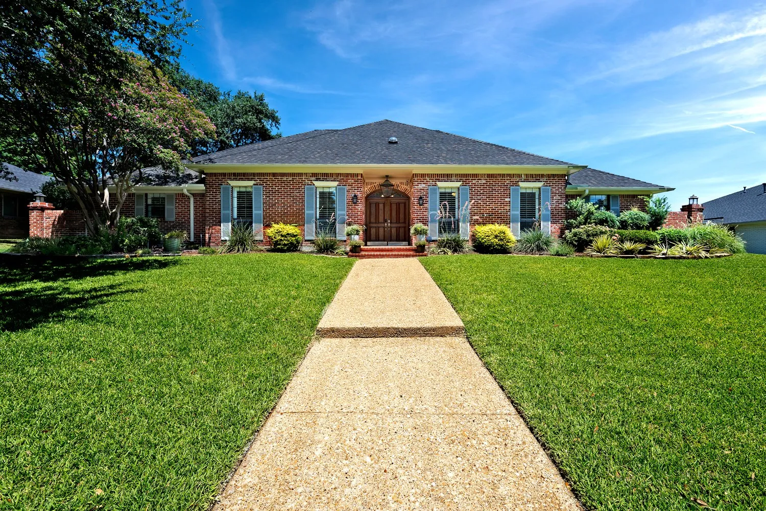 Single Family Residence For Sale in Dallas County , 7723 Pennyburn Drive, Dallas, Texas 75248, 5 Bedroom, 4 Bathroom, 3 Garage spaces, 3,412 Sqft, built in 1979, mls#21346100, Real Estate Agent in Dallas, Homes For Sale in Dallas county, Homes For Sale in Dallas, Realtor in Dallas Texas, Real Estate Brokerage Independent Realty Texas, Luminita Cordes Realtor