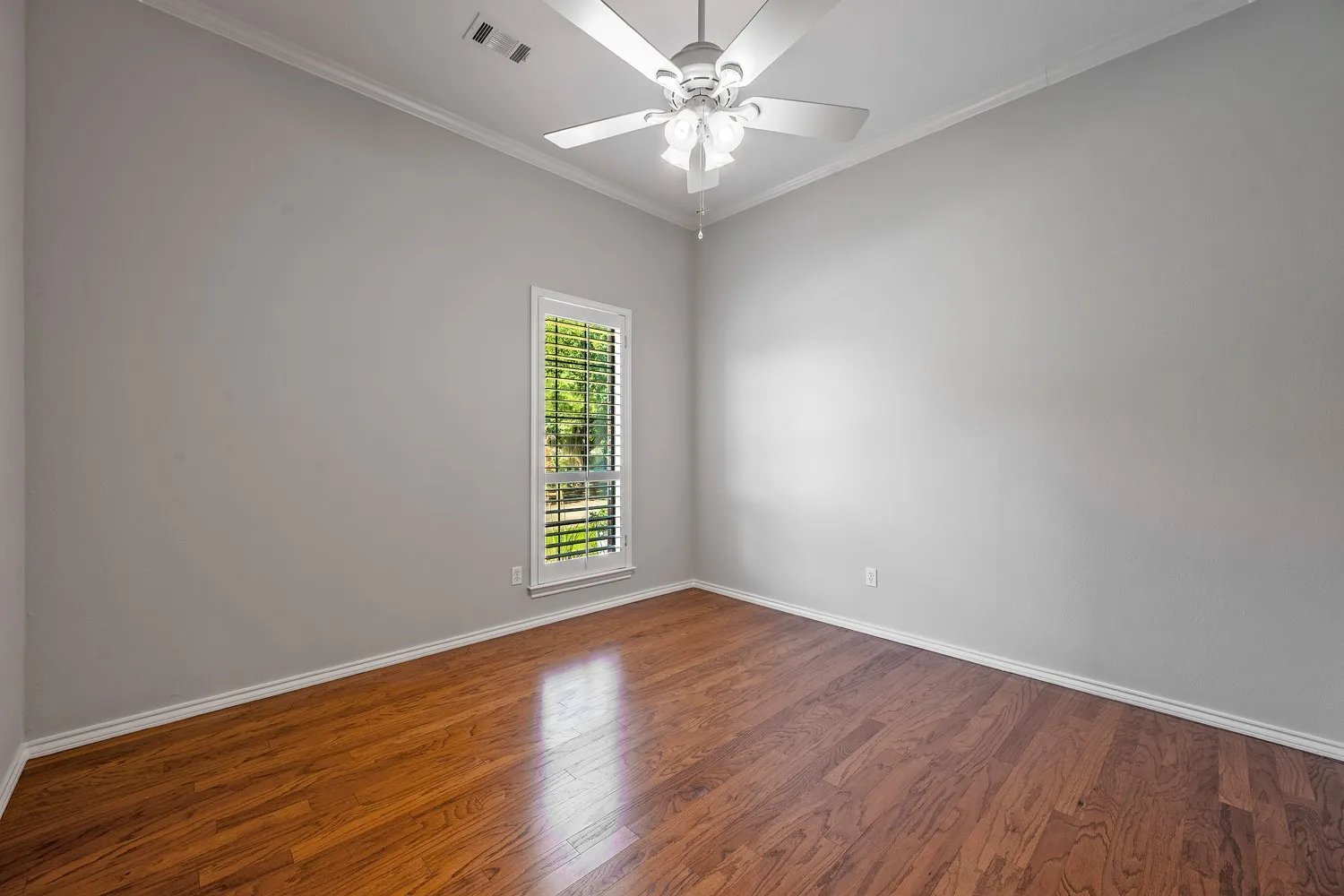 Single Family Residence For Sale in Dallas County , 7723 Pennyburn Drive, Dallas, Texas 75248, 5 Bedroom, 4 Bathroom, 3 Garage spaces, 3,412 Sqft, built in 1979, mls#21346100, Real Estate Agent in Dallas, Homes For Sale in Dallas county, Homes For Sale in Dallas, Realtor in Dallas Texas, Real Estate Brokerage Independent Realty Texas, Luminita Cordes Realtor