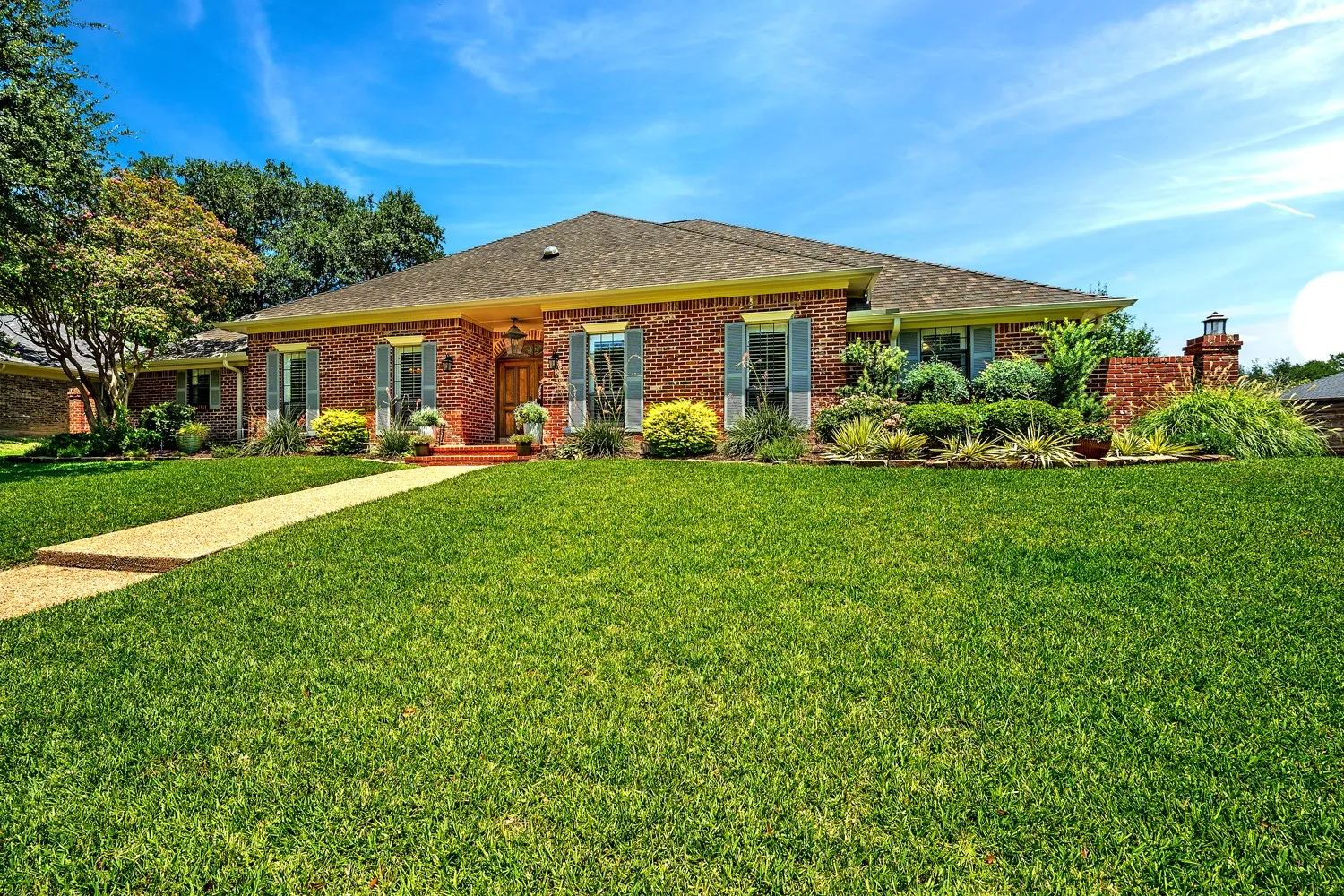 Single Family Residence For Sale in Dallas County , 7723 Pennyburn Drive, Dallas, Texas 75248, 5 Bedroom, 4 Bathroom, 3 Garage spaces, 3,412 Sqft, built in 1979, mls#21346100, Real Estate Agent in Dallas, Homes For Sale in Dallas county, Homes For Sale in Dallas, Realtor in Dallas Texas, Real Estate Brokerage Independent Realty Texas, Luminita Cordes Realtor