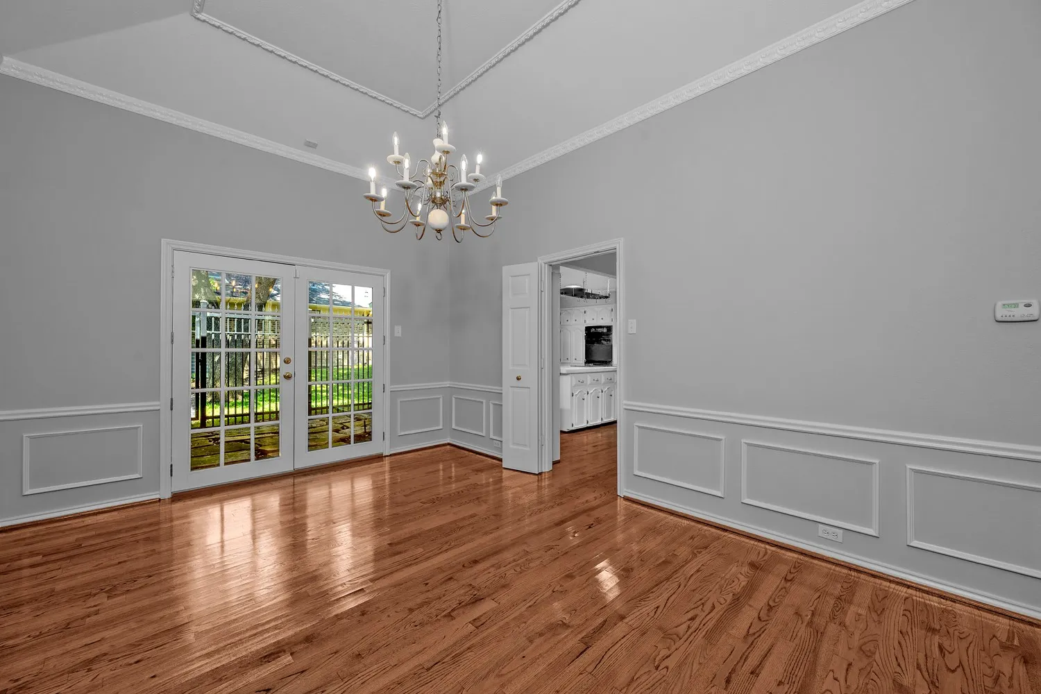 Single Family Residence For Sale in Dallas County , 7723 Pennyburn Drive, Dallas, Texas 75248, 5 Bedroom, 4 Bathroom, 3 Garage spaces, 3,412 Sqft, built in 1979, mls#21346100, Real Estate Agent in Dallas, Homes For Sale in Dallas county, Homes For Sale in Dallas, Realtor in Dallas Texas, Real Estate Brokerage Independent Realty Texas, Luminita Cordes Realtor