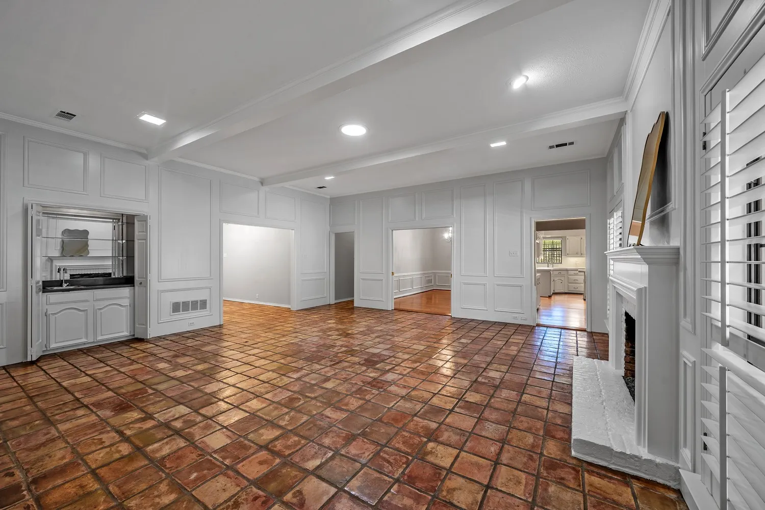 Single Family Residence For Sale in Dallas County , 7723 Pennyburn Drive, Dallas, Texas 75248, 5 Bedroom, 4 Bathroom, 3 Garage spaces, 3,412 Sqft, built in 1979, mls#21346100, Real Estate Agent in Dallas, Homes For Sale in Dallas county, Homes For Sale in Dallas, Realtor in Dallas Texas, Real Estate Brokerage Independent Realty Texas, Luminita Cordes Realtor