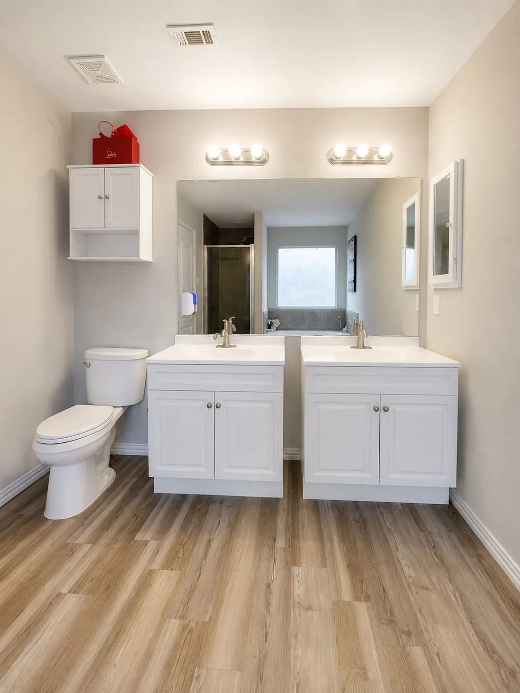 Single Family Residence For Sale in Dallas County , 754 Cedarwood Drive, Cedar Hill, Texas 75104, 4 Bedroom, 3 Bathroom, 4 Garage spaces, 3,116 Sqft, built in 2001, mls#21342585, Real Estate Agent in Cedar Hill, Homes For Sale in Dallas county, Homes For Sale in Cedar Hill, Realtor in Cedar Hill Texas, Real Estate Brokerage Independent Realty Texas, Luminita Cordes Realtor