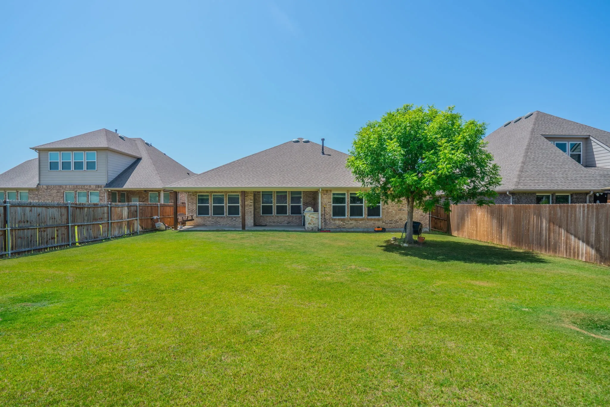Single Family Residence For Sale in Tarrant County , 2025 Plamera Lane, Fort Worth, Texas 76131, 4 Bedroom, 3 Bathroom, 2 Garage spaces, 2,577 Sqft, built in 2015, mls#21346440, Real Estate Agent in Fort Worth, Homes For Sale in Tarrant county, Homes For Sale in Fort Worth, Realtor in Fort Worth Texas, Real Estate Brokerage Independent Realty Texas, Luminita Cordes Realtor
