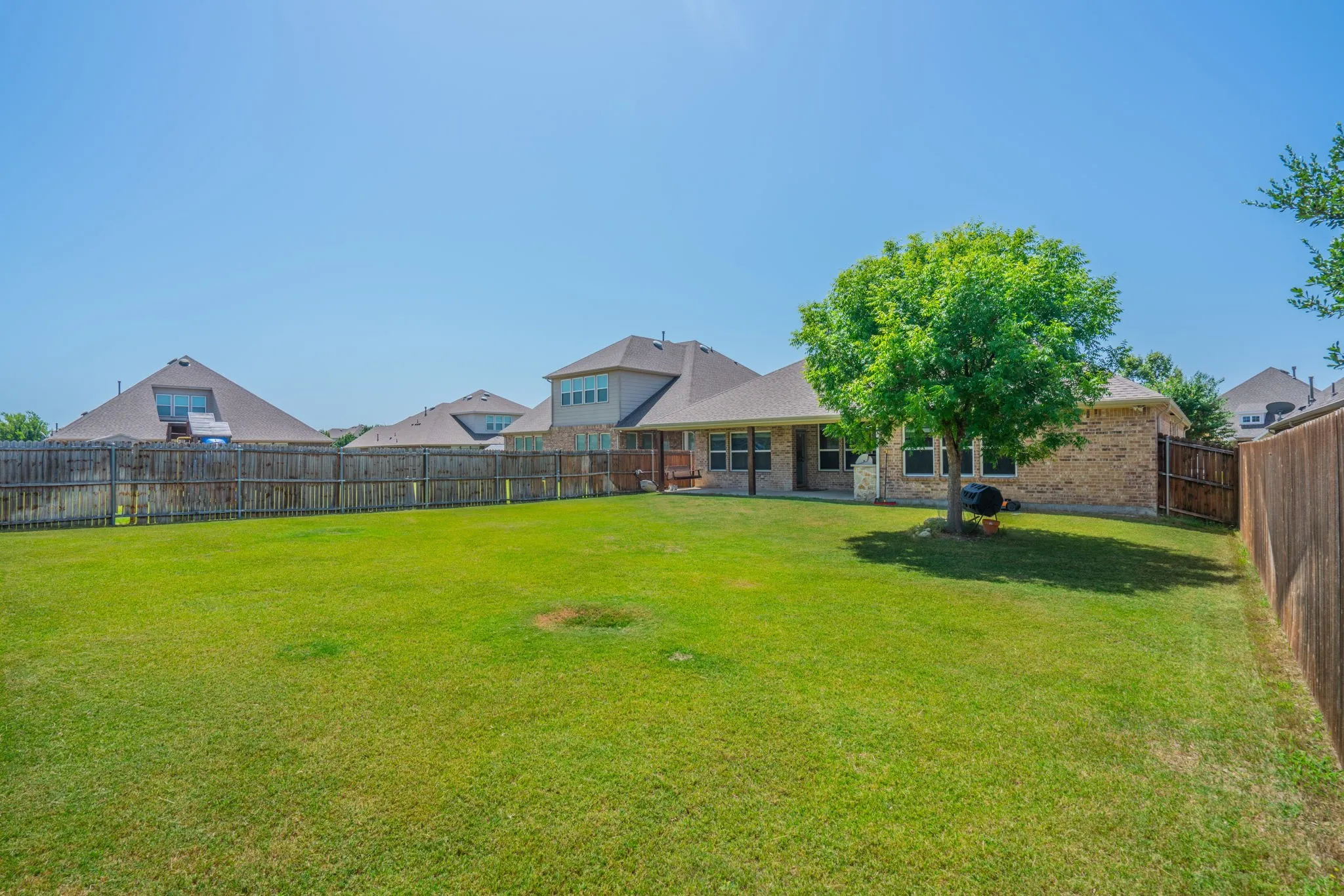 Single Family Residence For Sale in Tarrant County , 2025 Plamera Lane, Fort Worth, Texas 76131, 4 Bedroom, 3 Bathroom, 2 Garage spaces, 2,577 Sqft, built in 2015, mls#21346440, Real Estate Agent in Fort Worth, Homes For Sale in Tarrant county, Homes For Sale in Fort Worth, Realtor in Fort Worth Texas, Real Estate Brokerage Independent Realty Texas, Luminita Cordes Realtor