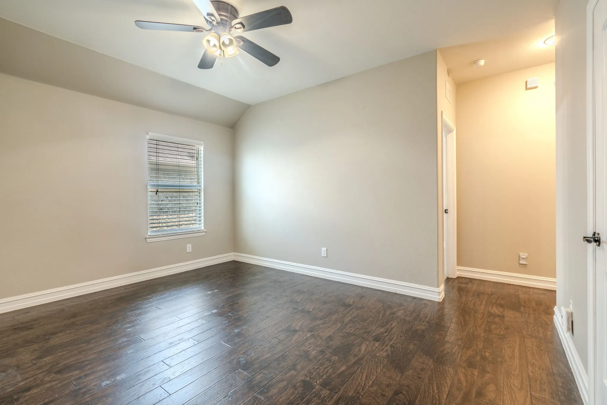 Single Family Residence For Sale in Tarrant County , 2025 Plamera Lane, Fort Worth, Texas 76131, 4 Bedroom, 3 Bathroom, 2 Garage spaces, 2,577 Sqft, built in 2015, mls#21346440, Real Estate Agent in Fort Worth, Homes For Sale in Tarrant county, Homes For Sale in Fort Worth, Realtor in Fort Worth Texas, Real Estate Brokerage Independent Realty Texas, Luminita Cordes Realtor