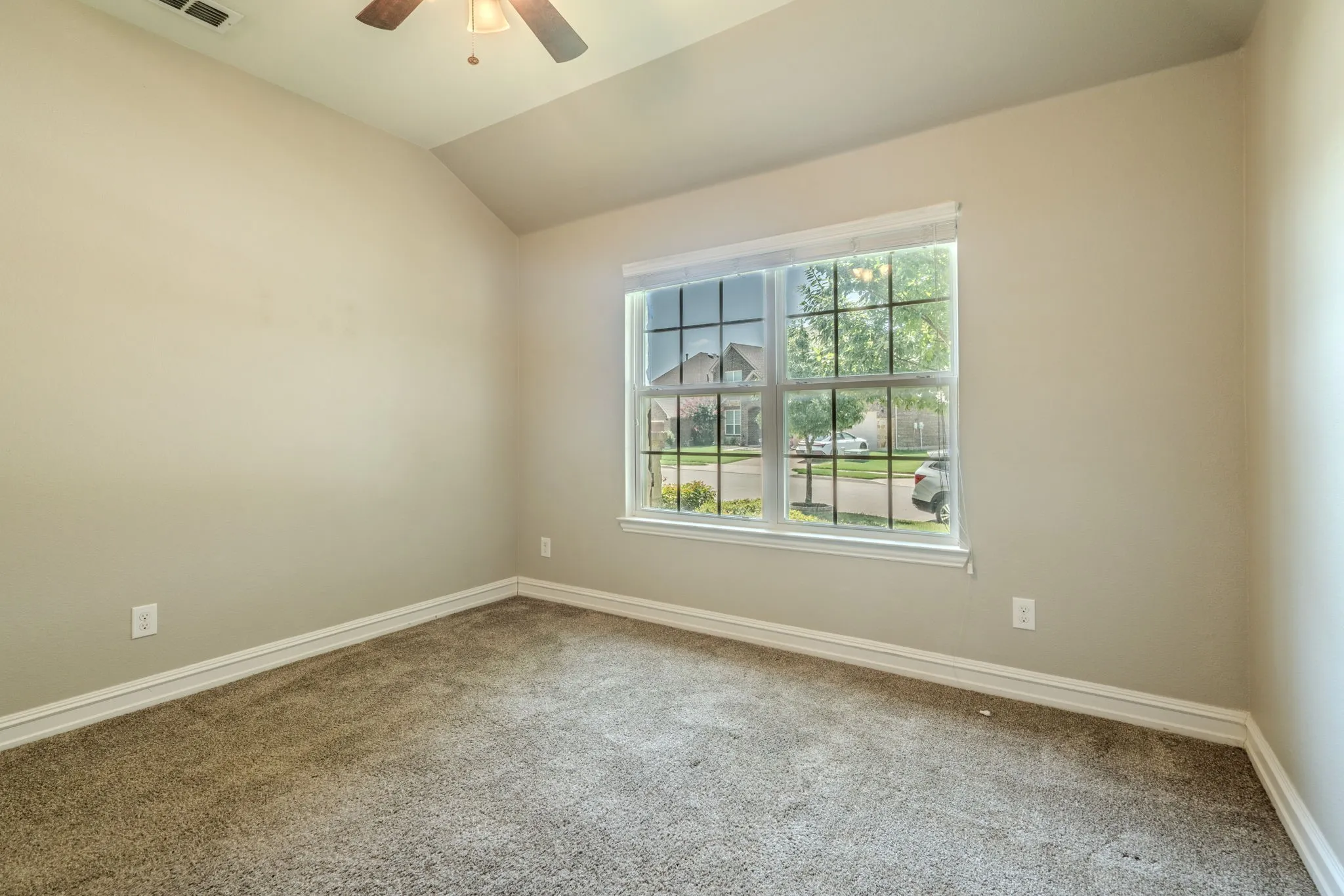 Single Family Residence For Sale in Tarrant County , 2025 Plamera Lane, Fort Worth, Texas 76131, 4 Bedroom, 3 Bathroom, 2 Garage spaces, 2,577 Sqft, built in 2015, mls#21346440, Real Estate Agent in Fort Worth, Homes For Sale in Tarrant county, Homes For Sale in Fort Worth, Realtor in Fort Worth Texas, Real Estate Brokerage Independent Realty Texas, Luminita Cordes Realtor